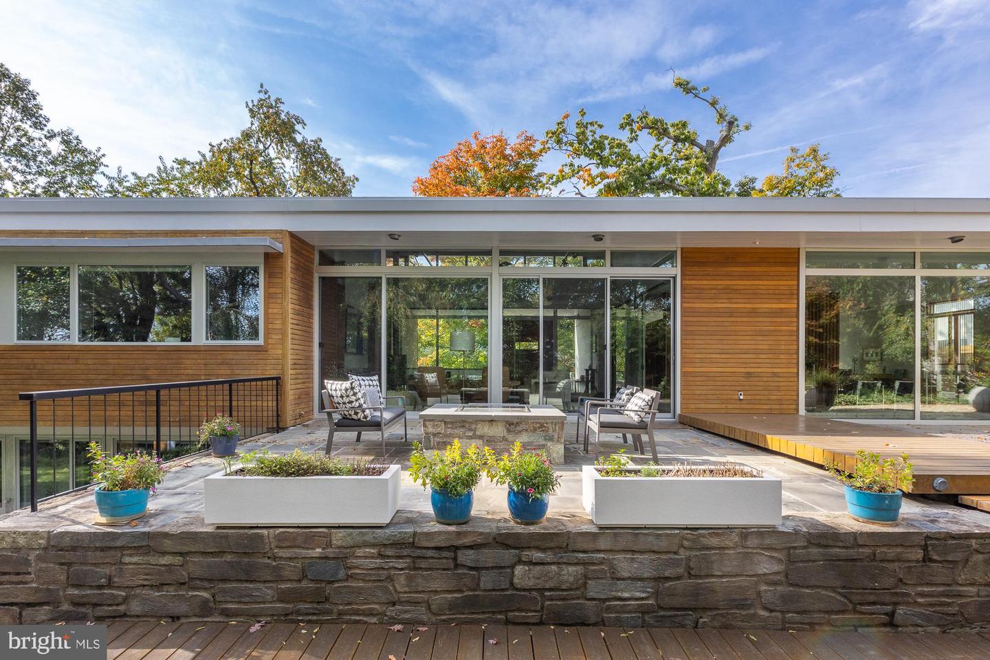2533 N RIDGEVIEW RD, ARLINGTON, Virginia 22207, 6 Bedrooms Bedrooms, ,5 BathroomsBathrooms,Residential,For sale,2533 N RIDGEVIEW RD,VAAR2055852 MLS # VAAR2055852