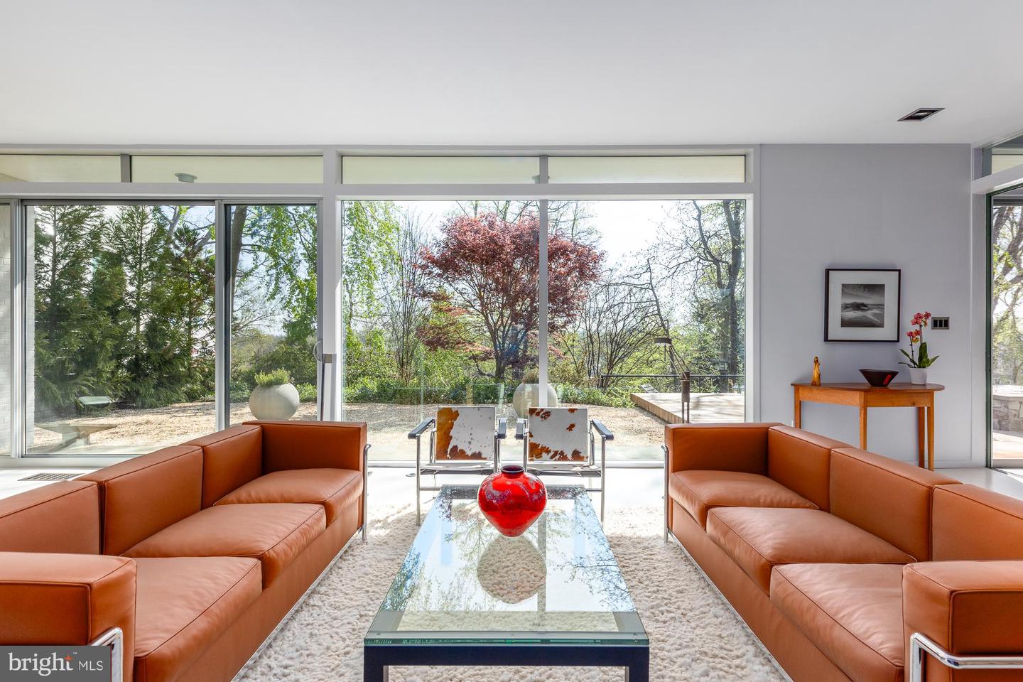 2533 N RIDGEVIEW RD, ARLINGTON, Virginia 22207, 6 Bedrooms Bedrooms, ,5 BathroomsBathrooms,Residential,For sale,2533 N RIDGEVIEW RD,VAAR2055852 MLS # VAAR2055852