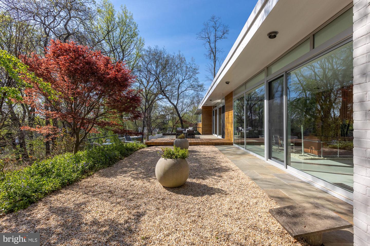 2533 N RIDGEVIEW RD, ARLINGTON, Virginia 22207, 6 Bedrooms Bedrooms, ,5 BathroomsBathrooms,Residential,For sale,2533 N RIDGEVIEW RD,VAAR2055852 MLS # VAAR2055852