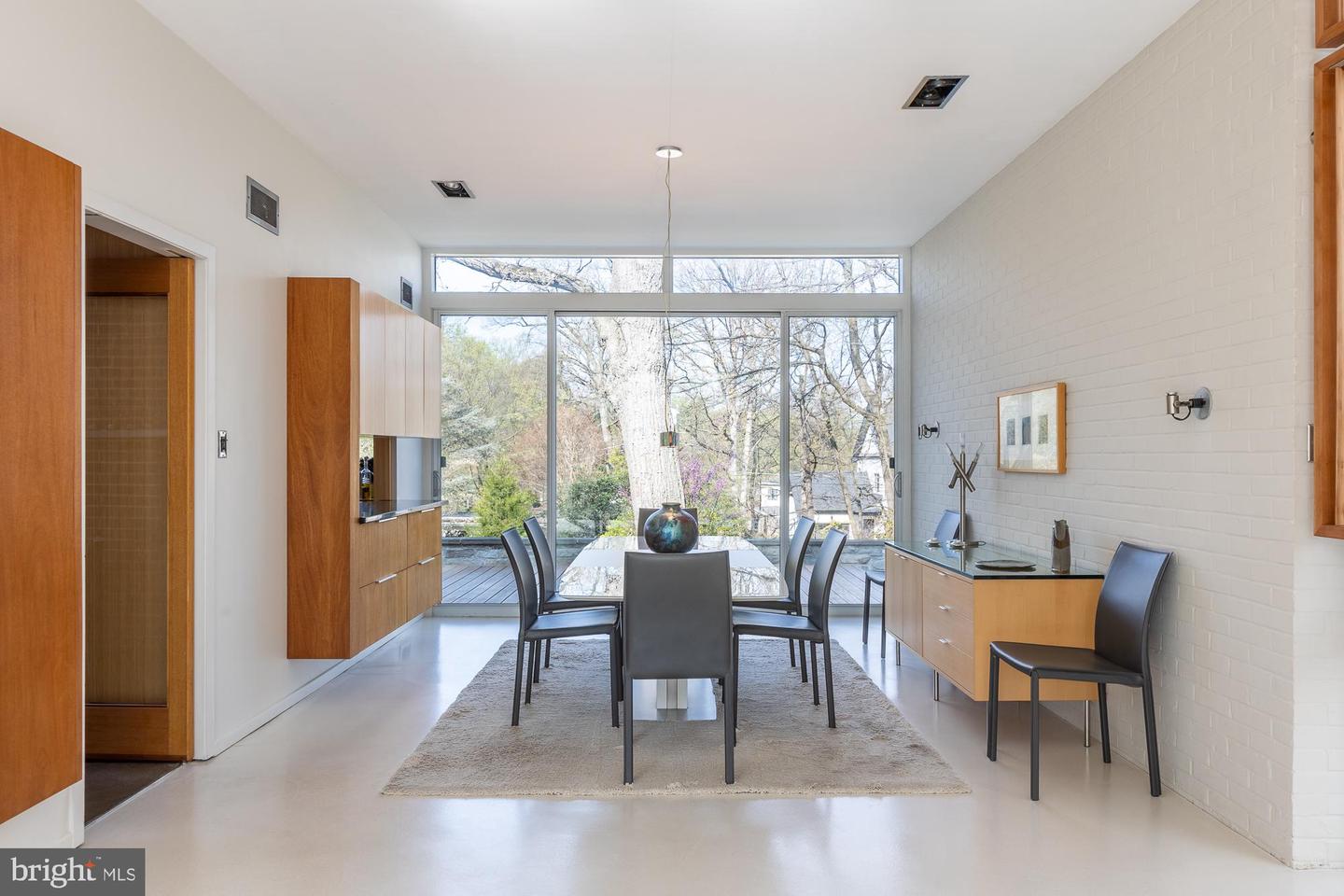 2533 N RIDGEVIEW RD, ARLINGTON, Virginia 22207, 6 Bedrooms Bedrooms, ,5 BathroomsBathrooms,Residential,For sale,2533 N RIDGEVIEW RD,VAAR2055852 MLS # VAAR2055852