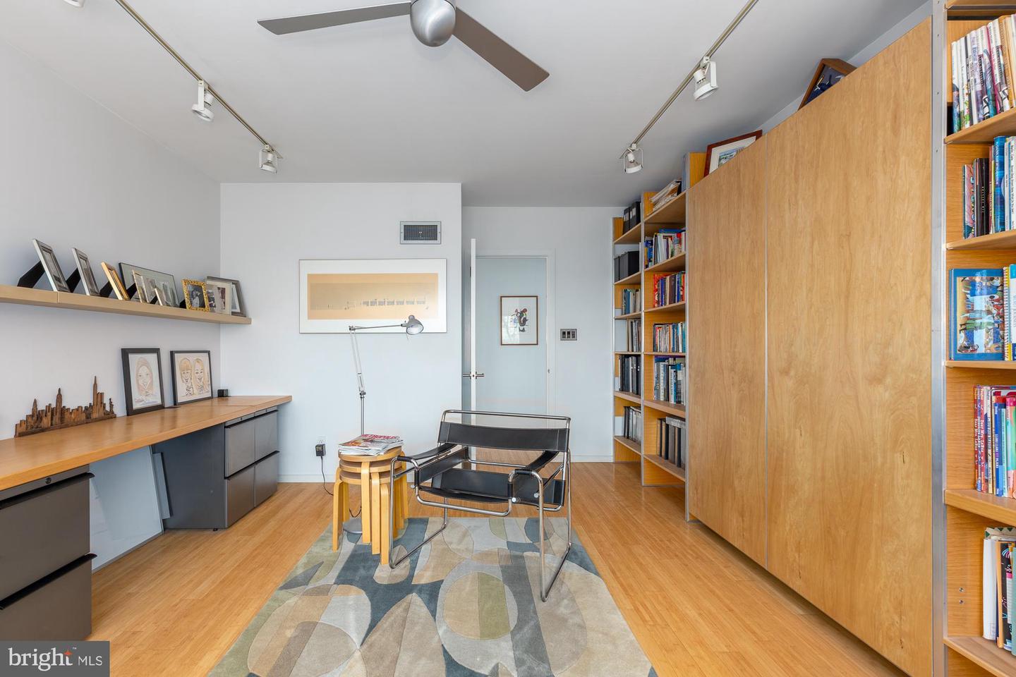 2533 N RIDGEVIEW RD, ARLINGTON, Virginia 22207, 6 Bedrooms Bedrooms, ,5 BathroomsBathrooms,Residential,For sale,2533 N RIDGEVIEW RD,VAAR2055852 MLS # VAAR2055852