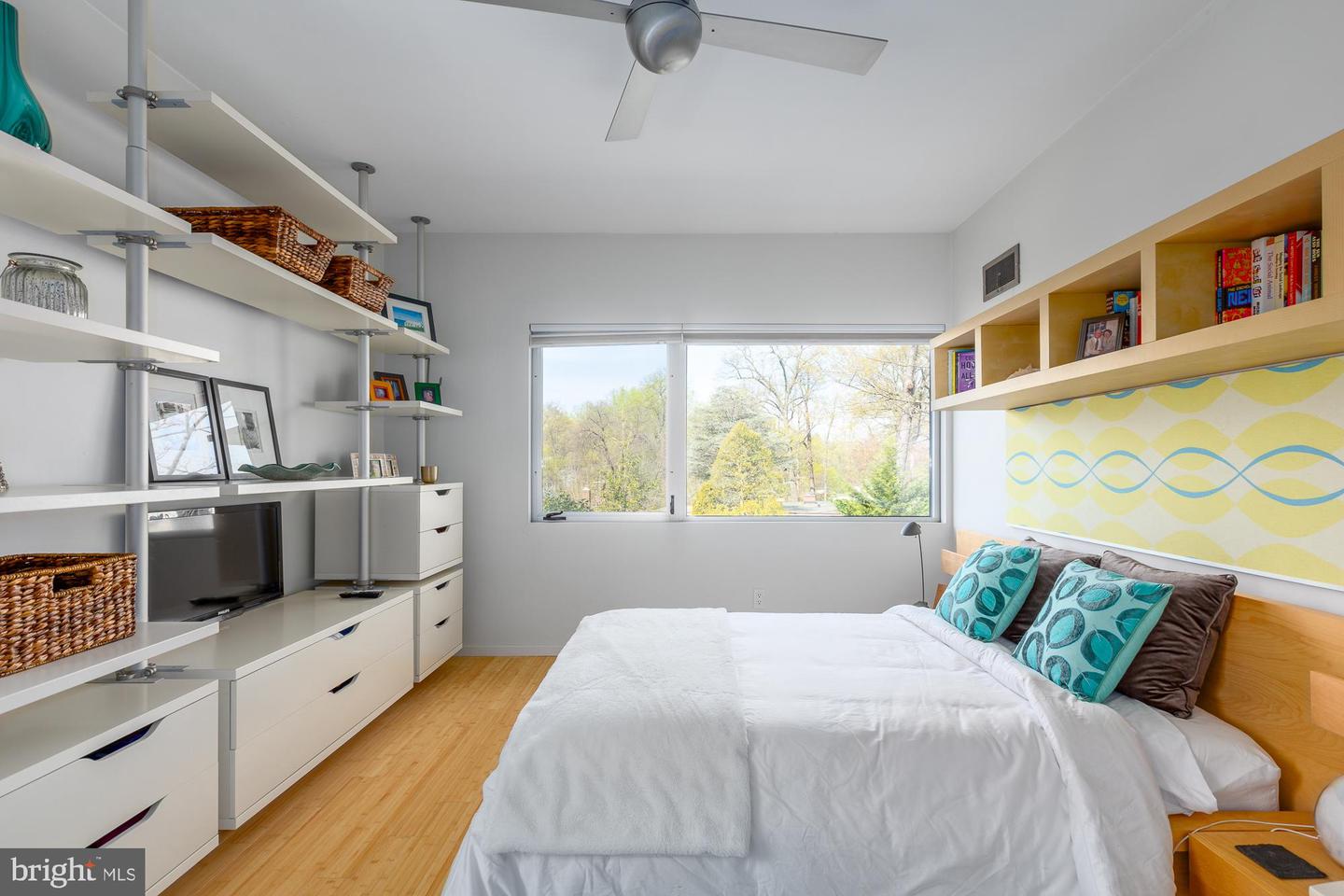 2533 N RIDGEVIEW RD, ARLINGTON, Virginia 22207, 6 Bedrooms Bedrooms, ,5 BathroomsBathrooms,Residential,For sale,2533 N RIDGEVIEW RD,VAAR2055852 MLS # VAAR2055852