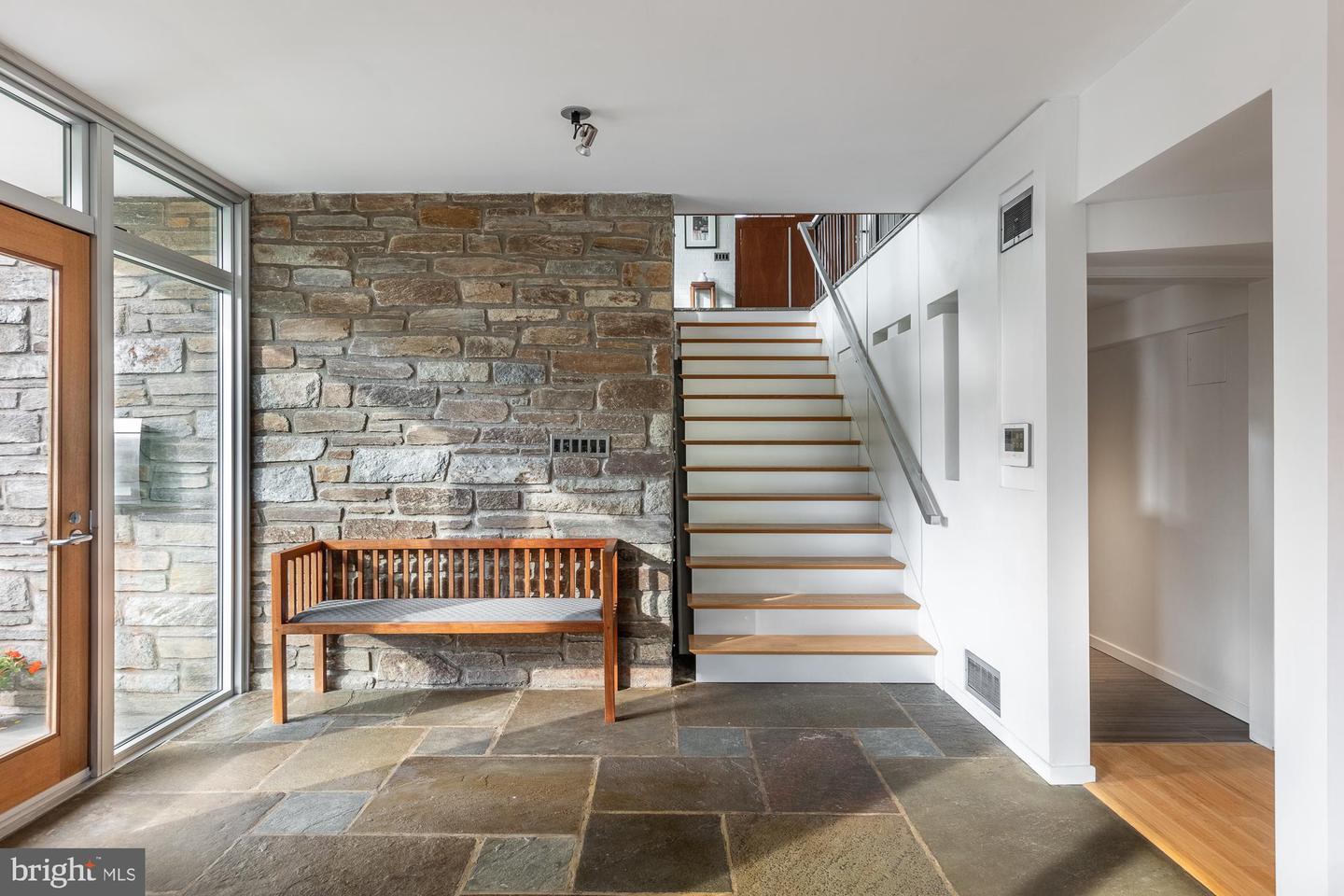 2533 N RIDGEVIEW RD, ARLINGTON, Virginia 22207, 6 Bedrooms Bedrooms, ,5 BathroomsBathrooms,Residential,For sale,2533 N RIDGEVIEW RD,VAAR2055852 MLS # VAAR2055852