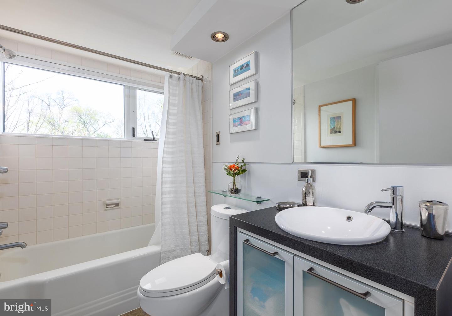 2533 N RIDGEVIEW RD, ARLINGTON, Virginia 22207, 6 Bedrooms Bedrooms, ,5 BathroomsBathrooms,Residential,For sale,2533 N RIDGEVIEW RD,VAAR2055852 MLS # VAAR2055852