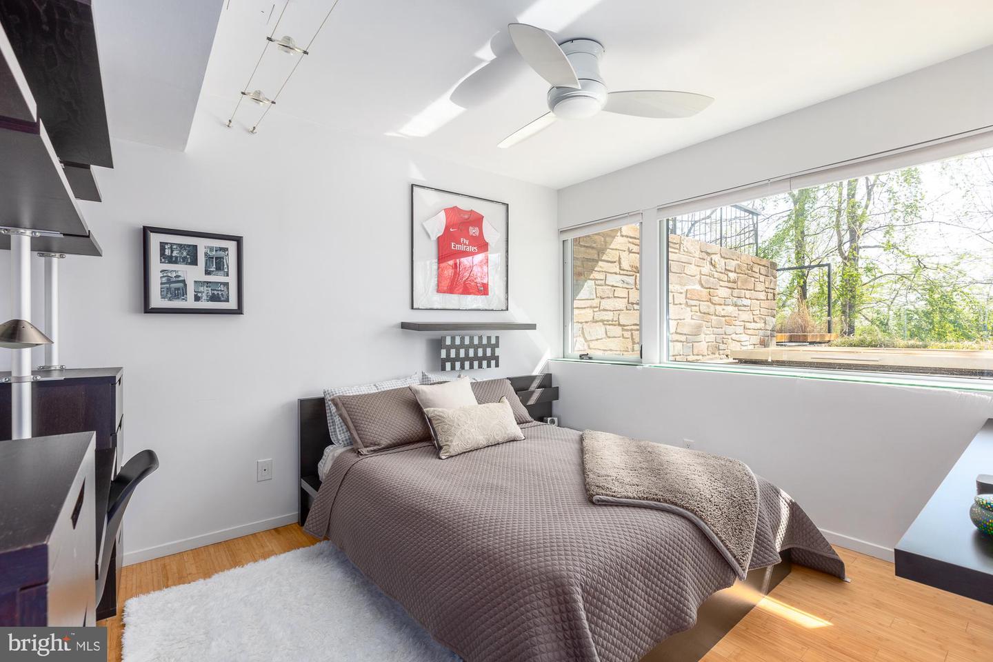2533 N RIDGEVIEW RD, ARLINGTON, Virginia 22207, 6 Bedrooms Bedrooms, ,5 BathroomsBathrooms,Residential,For sale,2533 N RIDGEVIEW RD,VAAR2055852 MLS # VAAR2055852