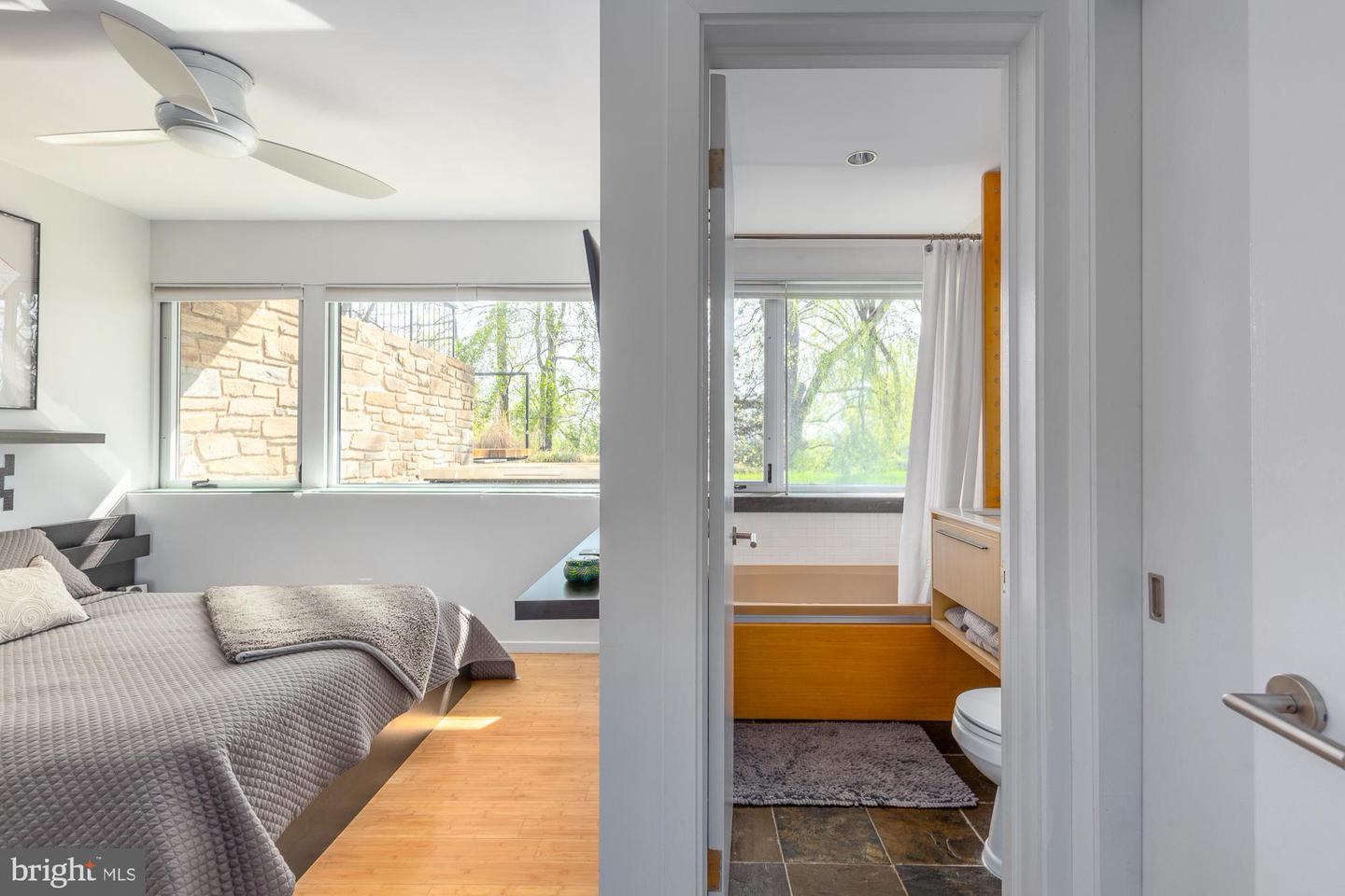 2533 N RIDGEVIEW RD, ARLINGTON, Virginia 22207, 6 Bedrooms Bedrooms, ,5 BathroomsBathrooms,Residential,For sale,2533 N RIDGEVIEW RD,VAAR2055852 MLS # VAAR2055852