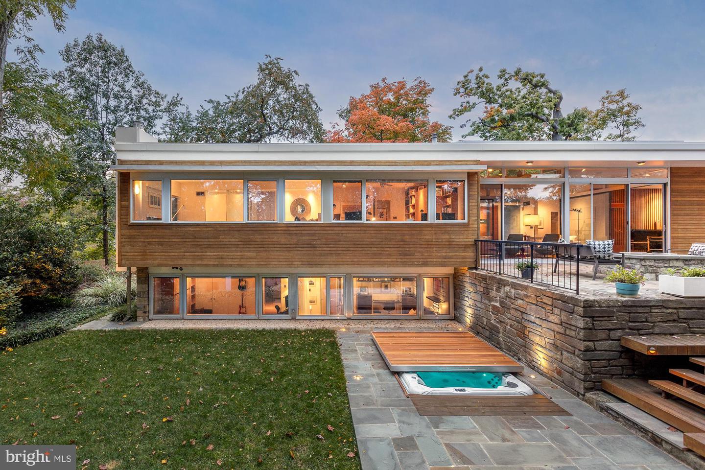 2533 N RIDGEVIEW RD, ARLINGTON, Virginia 22207, 6 Bedrooms Bedrooms, ,5 BathroomsBathrooms,Residential,For sale,2533 N RIDGEVIEW RD,VAAR2055852 MLS # VAAR2055852