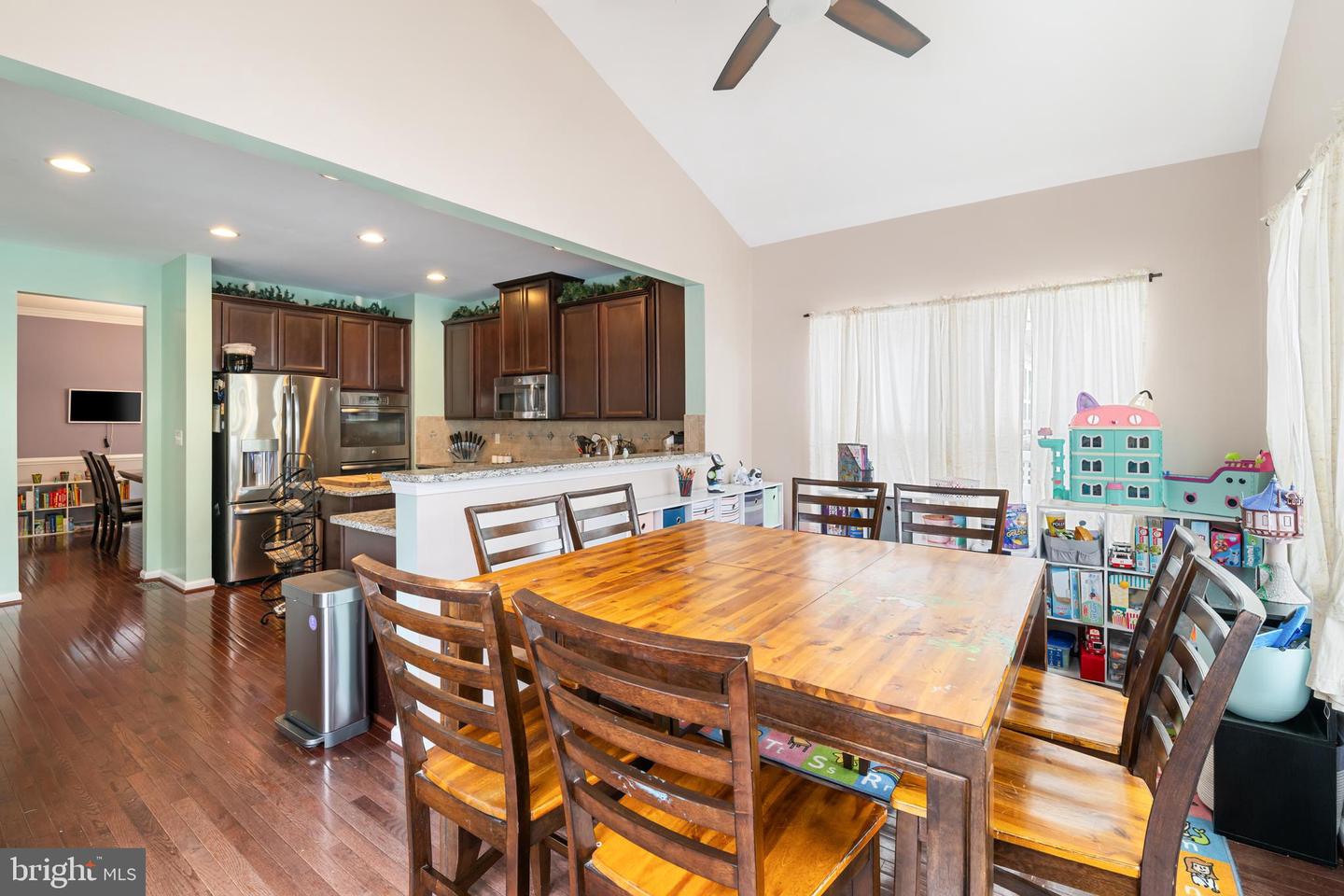 4476 SUNSET DR, CHARLOTTESVILLE, Virginia 22911, 4 Bedrooms Bedrooms, ,3 BathroomsBathrooms,Residential,For sale,4476 SUNSET DR,VAAB2000936 MLS # VAAB2000936