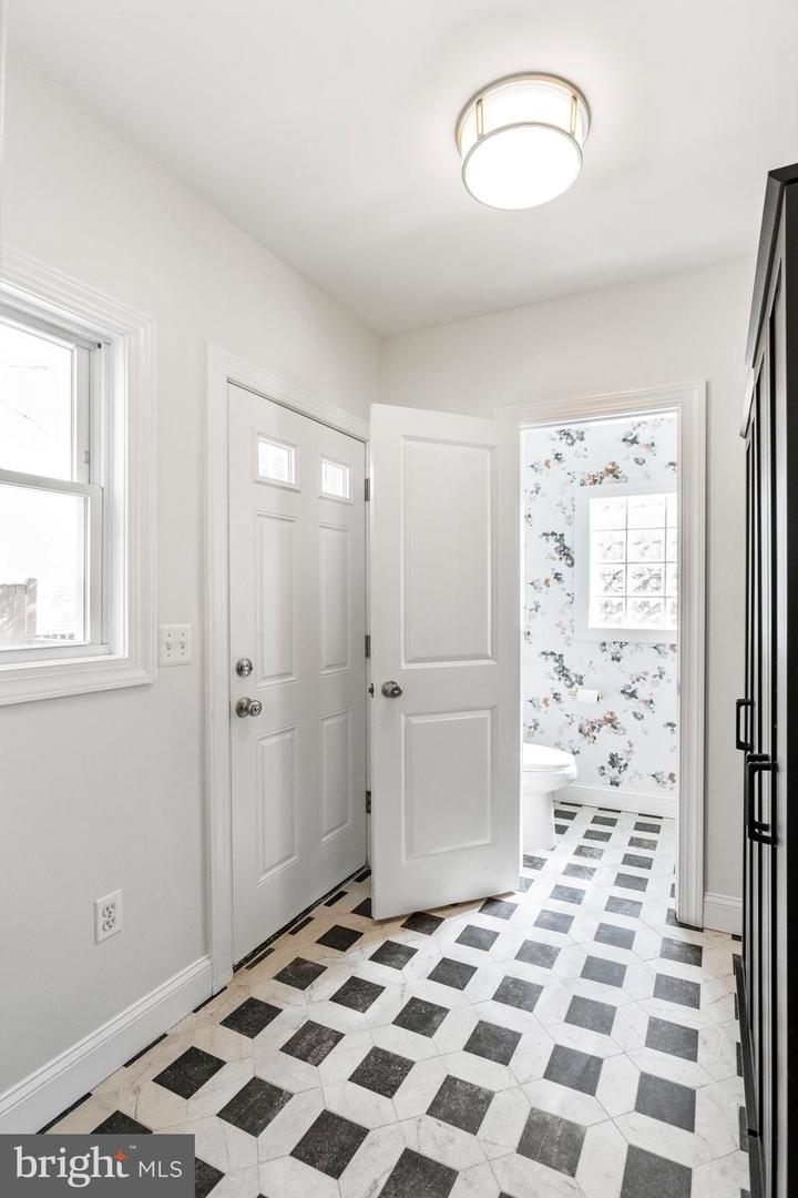 32 T ST NE, WASHINGTON, District Of Columbia 20002, 3 Bedrooms Bedrooms, ,2 BathroomsBathrooms,Residential,For sale,32 T ST NE,DCDC2196416 MLS # DCDC2196416