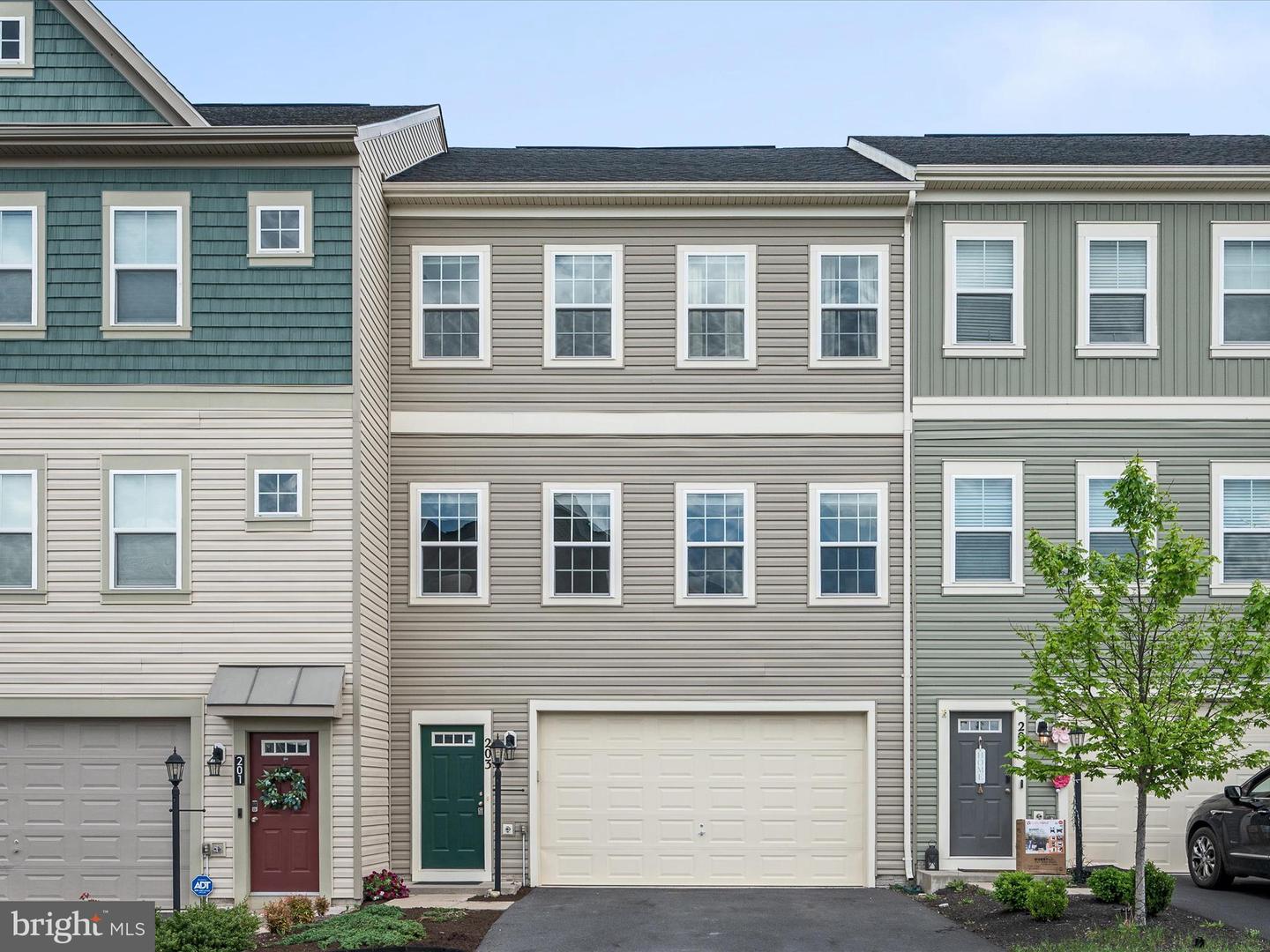 203 STARRY WAY DR, STEPHENSON, Virginia 22656, 3 Bedrooms Bedrooms, ,2 BathroomsBathrooms,Residential,For sale,203 STARRY WAY DR,VAFV2033568 MLS # VAFV2033568