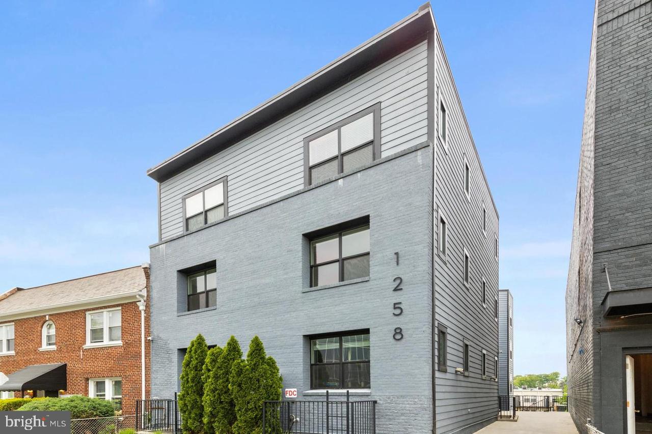 1258 HOLBROOK TER NE #5, WASHINGTON, District Of Columbia 20002, 3 Bedrooms Bedrooms, ,2 BathroomsBathrooms,Residential,For sale,1258 HOLBROOK TER NE #5,DCDC2196500 MLS # DCDC2196500