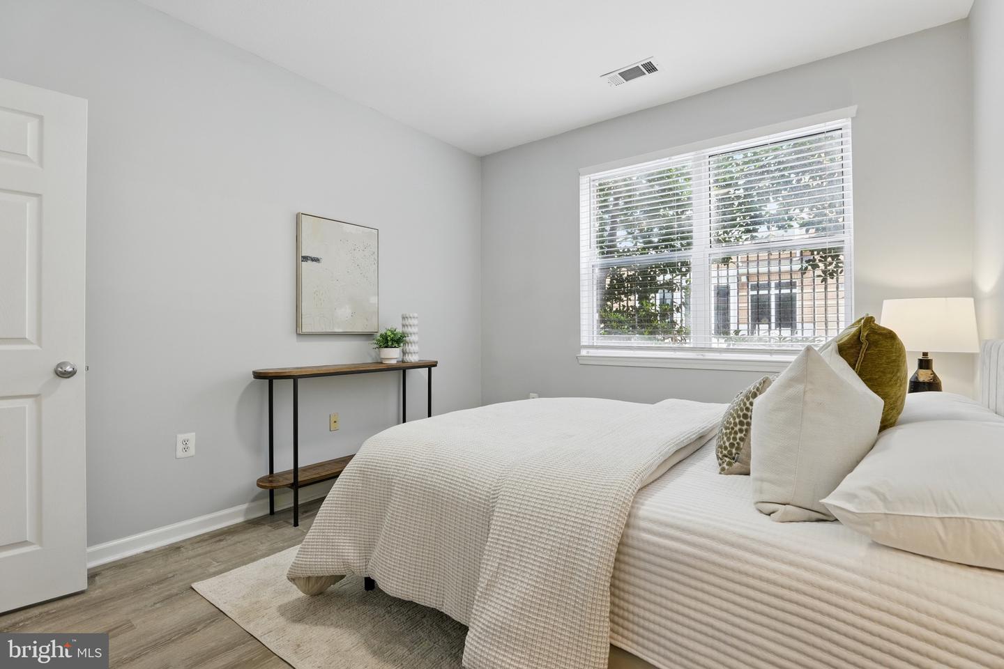 9486 VIRGINIA CENTER BLVD #5, VIENNA, Virginia 22181, 1 Bedroom Bedrooms, 2 Rooms Rooms,1 BathroomBathrooms,Residential,For sale,9486 VIRGINIA CENTER BLVD #5,VAFX2237010 MLS # VAFX2237010