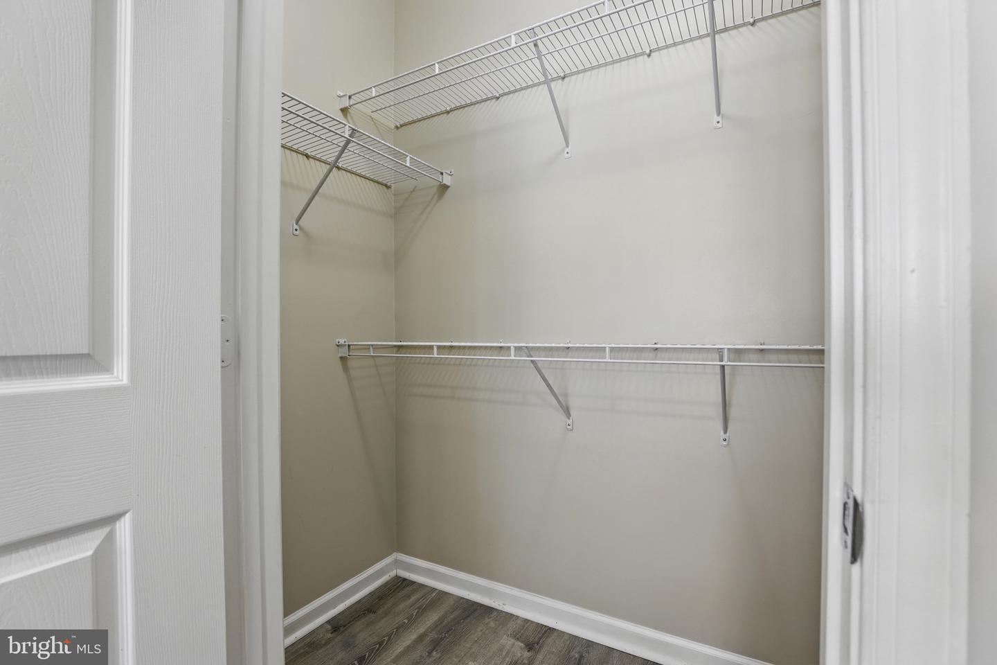 9486 VIRGINIA CENTER BLVD #5, VIENNA, Virginia 22181, 1 Bedroom Bedrooms, 2 Rooms Rooms,1 BathroomBathrooms,Residential,For sale,9486 VIRGINIA CENTER BLVD #5,VAFX2237010 MLS # VAFX2237010