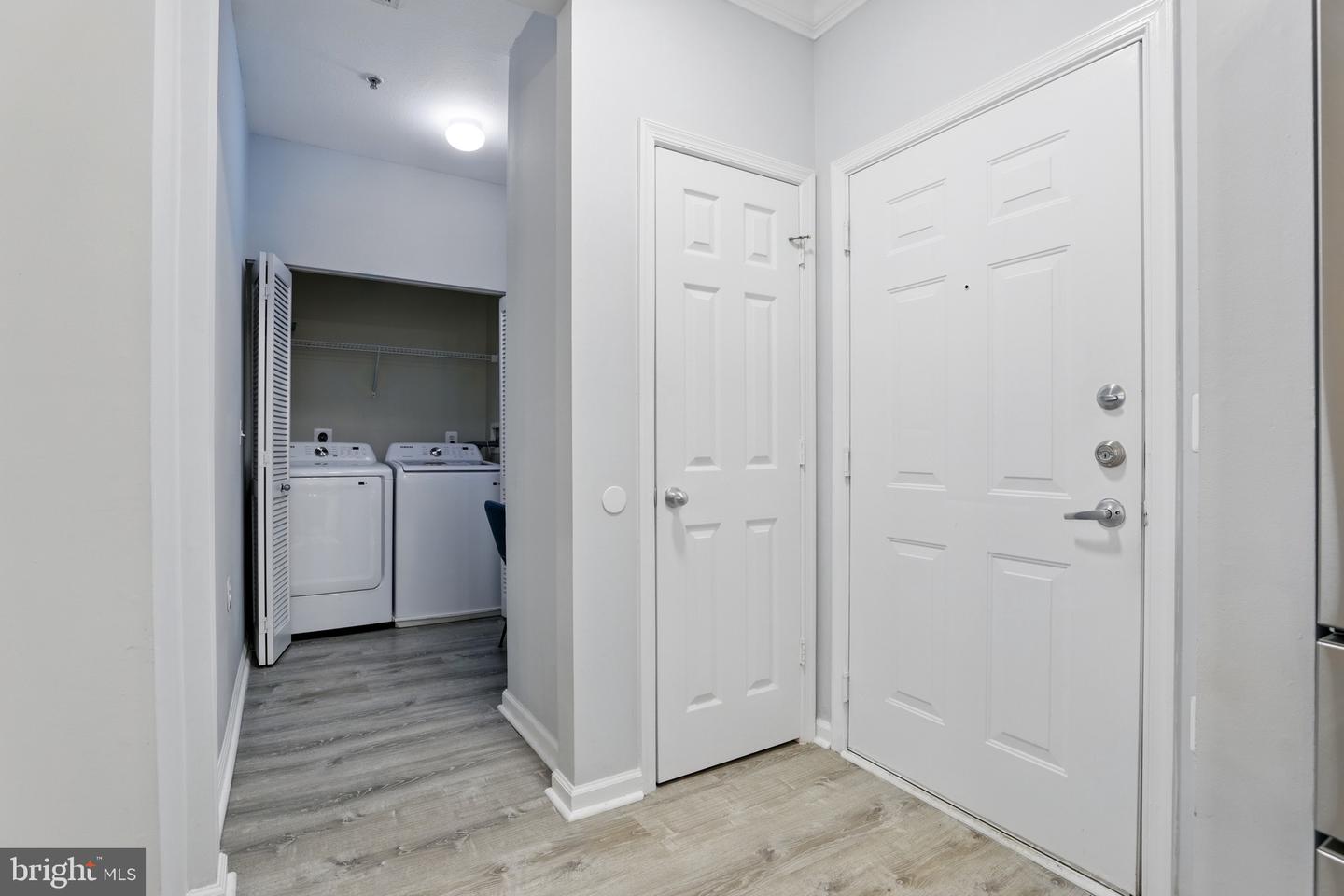 9486 VIRGINIA CENTER BLVD #5, VIENNA, Virginia 22181, 1 Bedroom Bedrooms, 2 Rooms Rooms,1 BathroomBathrooms,Residential,For sale,9486 VIRGINIA CENTER BLVD #5,VAFX2237010 MLS # VAFX2237010