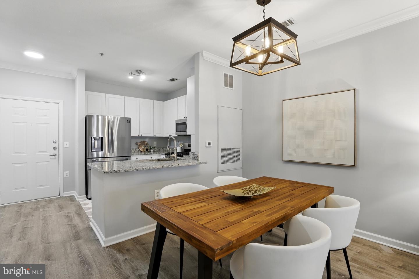 9486 VIRGINIA CENTER BLVD #5, VIENNA, Virginia 22181, 1 Bedroom Bedrooms, 2 Rooms Rooms,1 BathroomBathrooms,Residential,For sale,9486 VIRGINIA CENTER BLVD #5,VAFX2237010 MLS # VAFX2237010