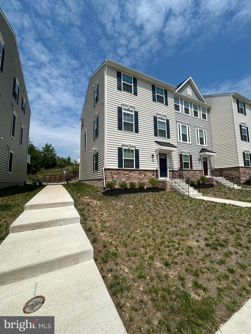 1108 DOVETAIL CIR, FREDERICKSBURG, Virginia 22401, 3 Bedrooms Bedrooms, ,2 BathroomsBathrooms,Residential,For sale,1108 DOVETAIL CIR,VAFB2008070 MLS # VAFB2008070