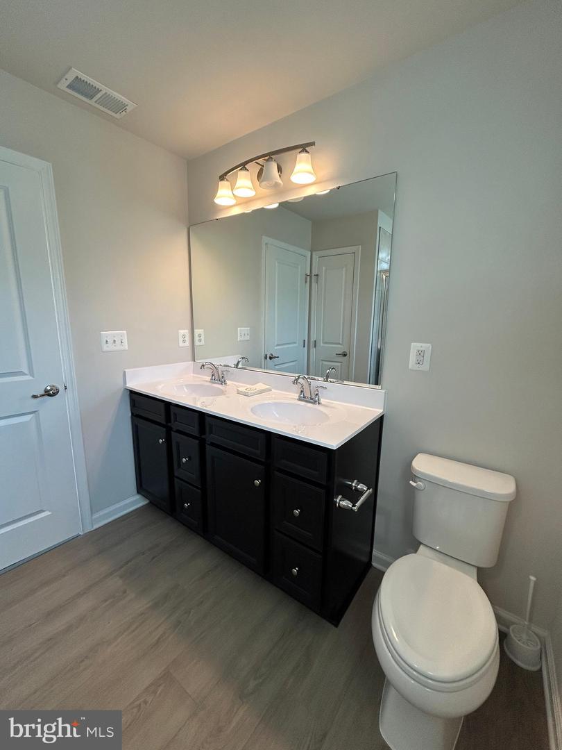 1108 DOVETAIL CIR, FREDERICKSBURG, Virginia 22401, 3 Bedrooms Bedrooms, ,2 BathroomsBathrooms,Residential,For sale,1108 DOVETAIL CIR,VAFB2008070 MLS # VAFB2008070