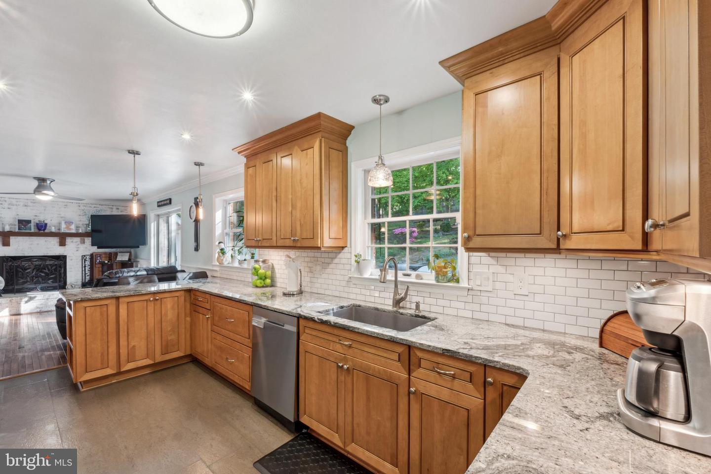 18600 CABIN RD, TRIANGLE, Virginia 22172, 4 Bedrooms Bedrooms, 8 Rooms Rooms,2 BathroomsBathrooms,Residential,For sale,18600 CABIN RD,VAPW2093508 MLS # VAPW2093508