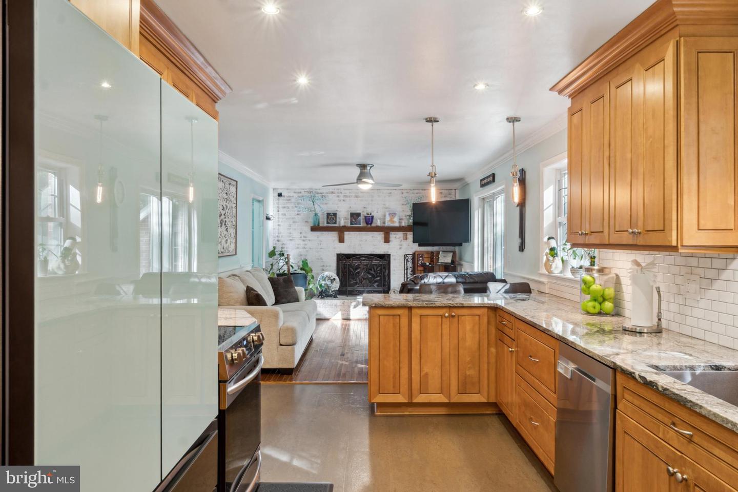 18600 CABIN RD, TRIANGLE, Virginia 22172, 4 Bedrooms Bedrooms, 8 Rooms Rooms,2 BathroomsBathrooms,Residential,For sale,18600 CABIN RD,VAPW2093508 MLS # VAPW2093508