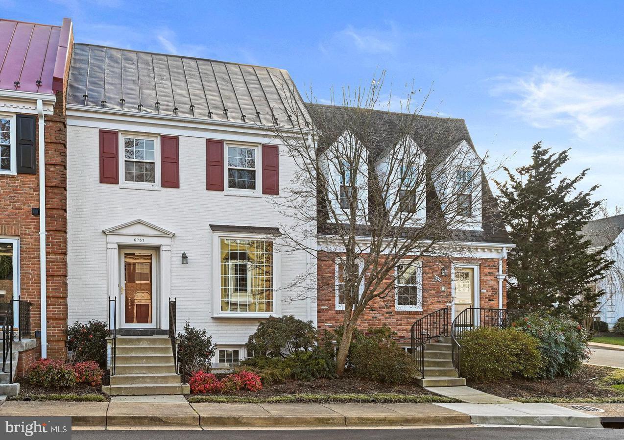 6757 TOWNE LANE RD, MCLEAN, Virginia 22101, 4 Bedrooms Bedrooms, ,3 BathroomsBathrooms,Residential,For sale,6757 TOWNE LANE RD,VAFX2238320 MLS # VAFX2238320