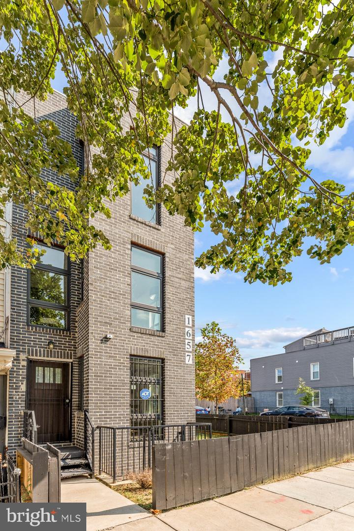 1657 MONTELLO AVE NE #1, WASHINGTON, District Of Columbia 20002, 3 Bedrooms Bedrooms, 6 Rooms Rooms,3 BathroomsBathrooms,Residential,For sale,1657 MONTELLO AVE NE #1,DCDC2172856 MLS # DCDC2172856