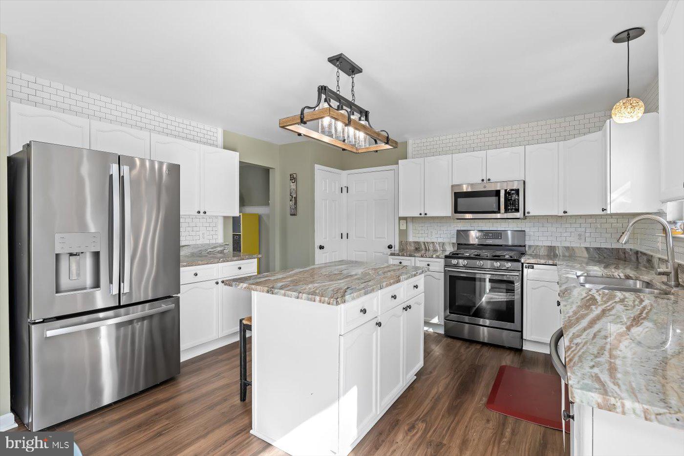 9505 HICKORY HILL DR, FREDERICKSBURG, Virginia 22408, 5 Bedrooms Bedrooms, ,3 BathroomsBathrooms,Residential,For sale,9505 HICKORY HILL DR,VASP2030720 MLS # VASP2030720