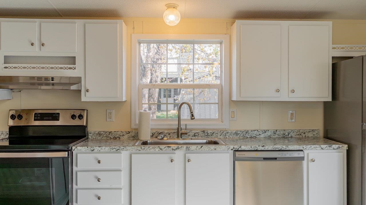 909 CAROL AVE, SHENANDOAH, Virginia 22849, 3 Bedrooms Bedrooms, ,2 BathroomsBathrooms,Residential,909 CAROL AVE,662570 MLS # 662570