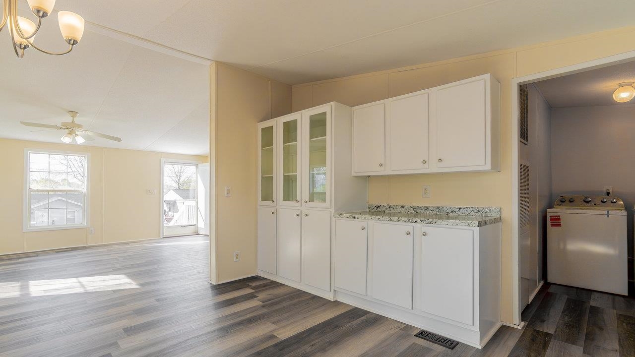 909 CAROL AVE, SHENANDOAH, Virginia 22849, 3 Bedrooms Bedrooms, ,2 BathroomsBathrooms,Residential,909 CAROL AVE,662570 MLS # 662570