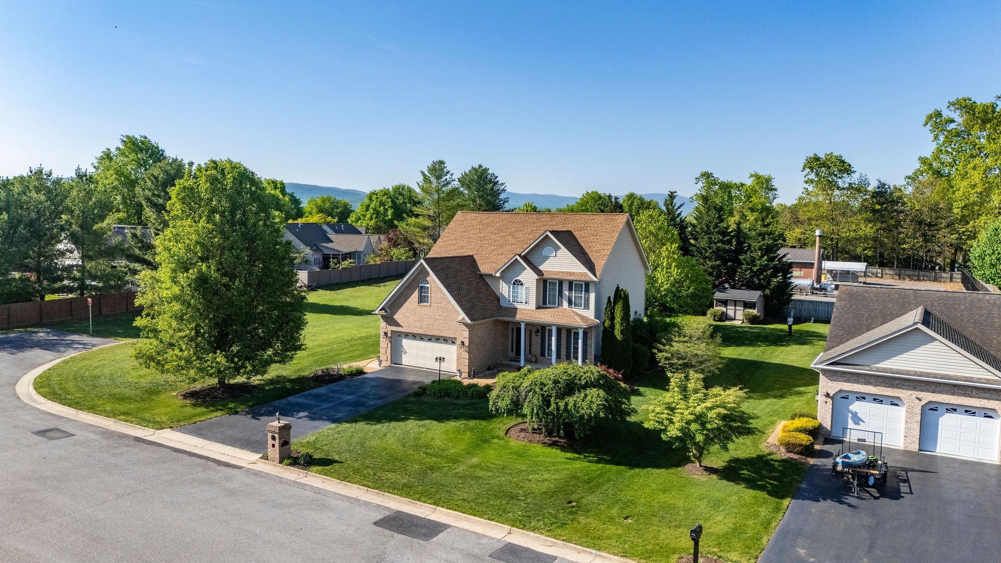 116 BUCKINGHAM PL, WAYNESBORO, Virginia 22980, 4 Bedrooms Bedrooms, ,2 BathroomsBathrooms,Residential,116 BUCKINGHAM PL,664083 MLS # 664083