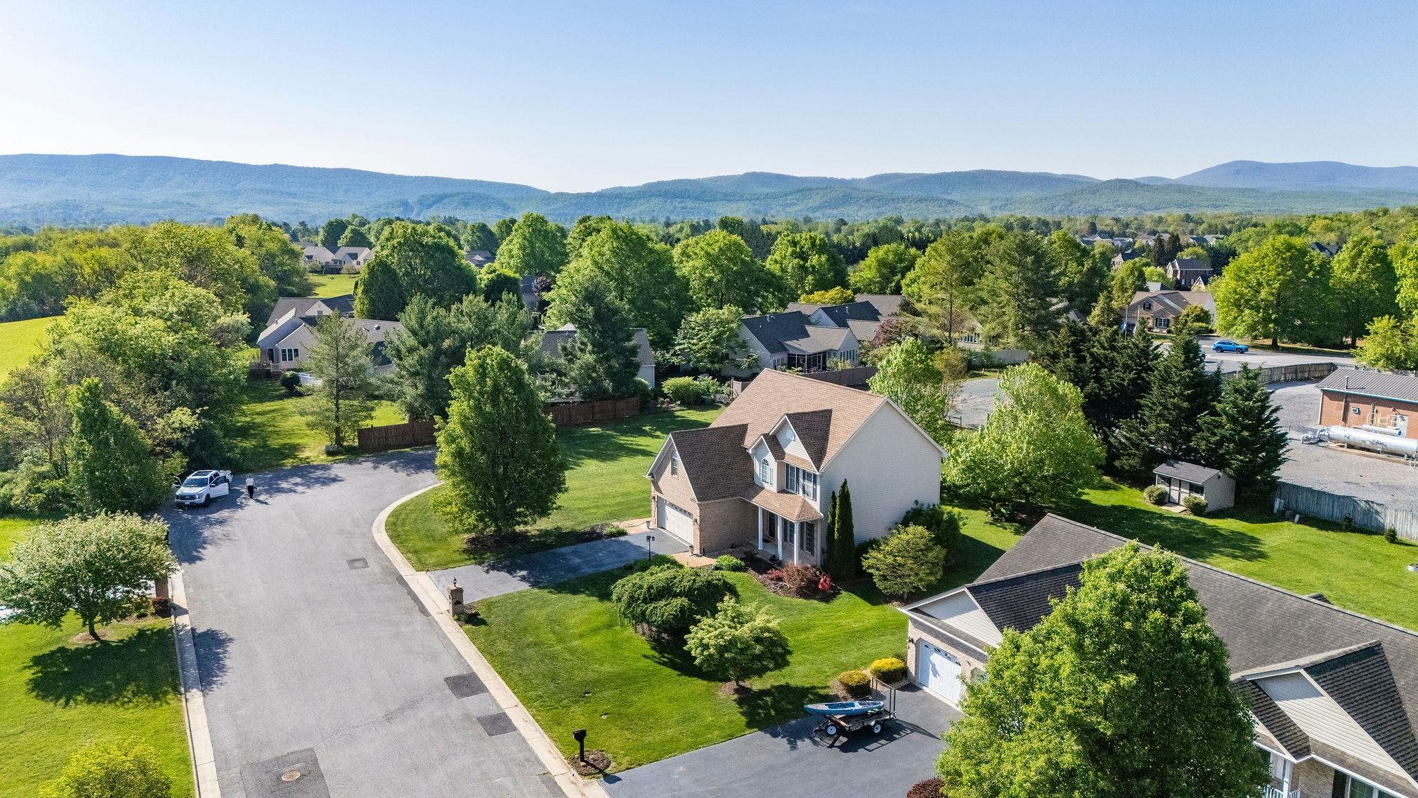 116 BUCKINGHAM PL, WAYNESBORO, Virginia 22980, 4 Bedrooms Bedrooms, ,2 BathroomsBathrooms,Residential,116 BUCKINGHAM PL,664083 MLS # 664083