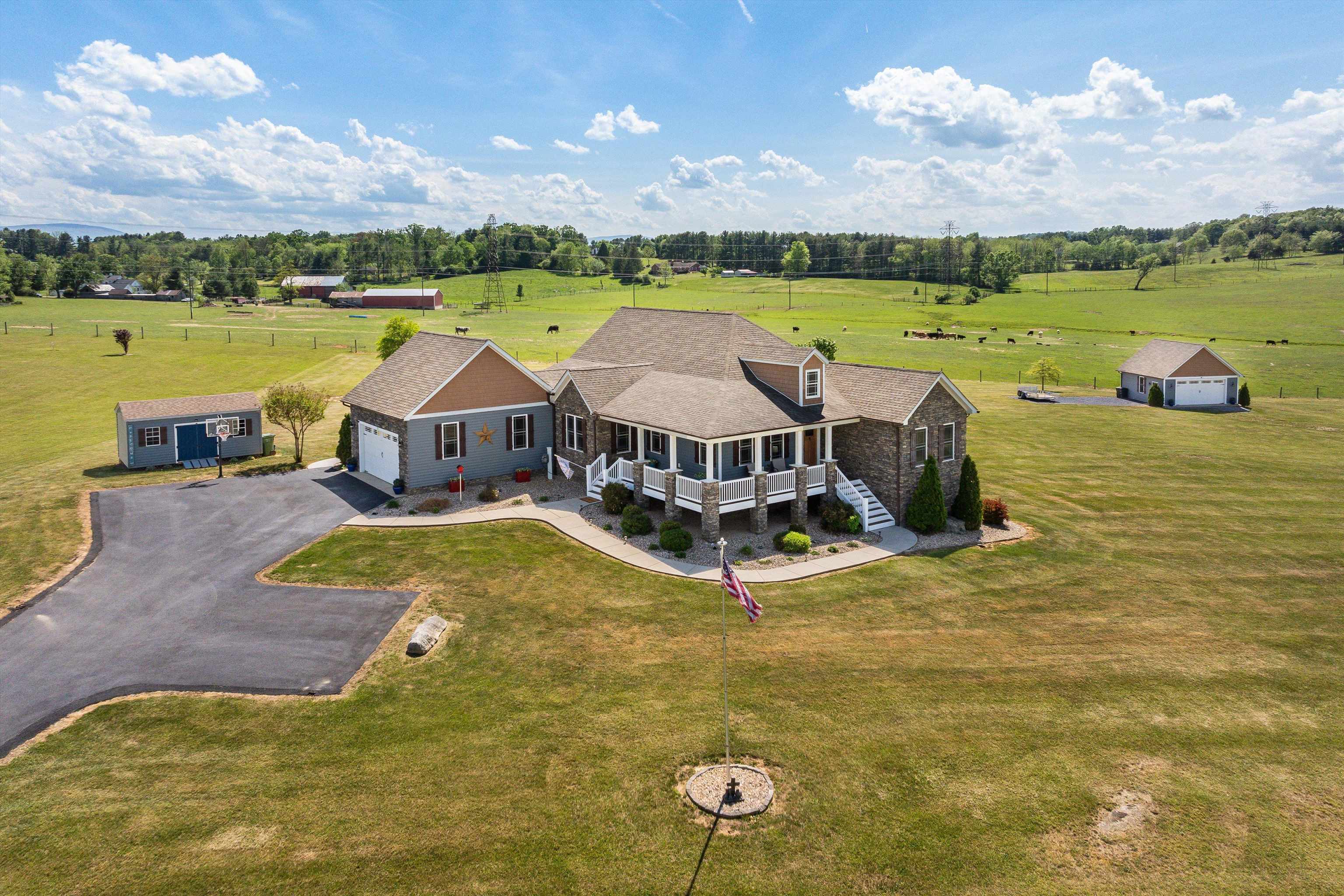 72 BENT CREEK RD, WAYNESBORO, Virginia 22980, 5 Bedrooms Bedrooms, ,3 BathroomsBathrooms,Residential,72 BENT CREEK RD,664090 MLS # 664090