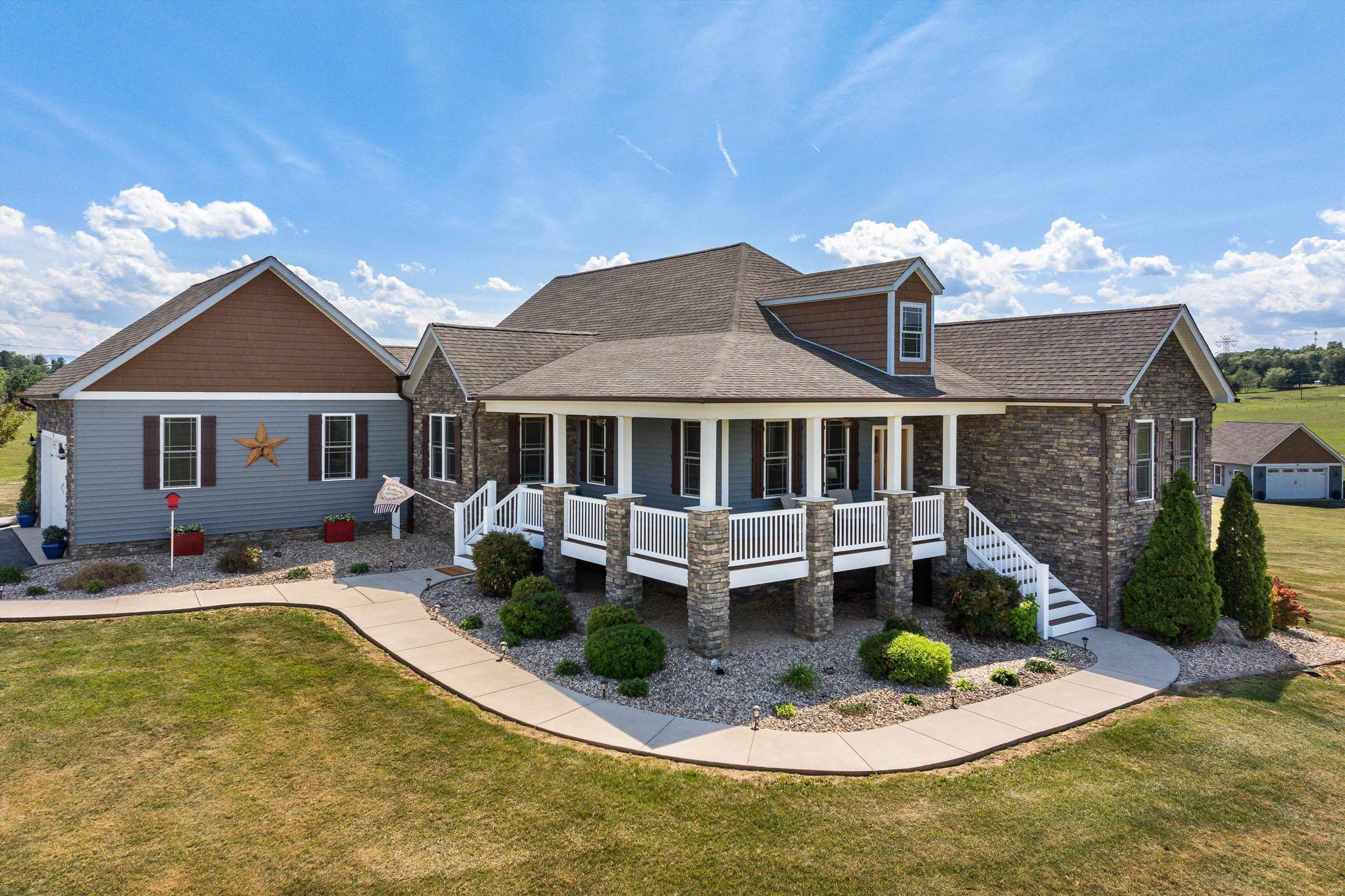 72 BENT CREEK RD, WAYNESBORO, Virginia 22980, 5 Bedrooms Bedrooms, ,3 BathroomsBathrooms,Residential,72 BENT CREEK RD,664090 MLS # 664090