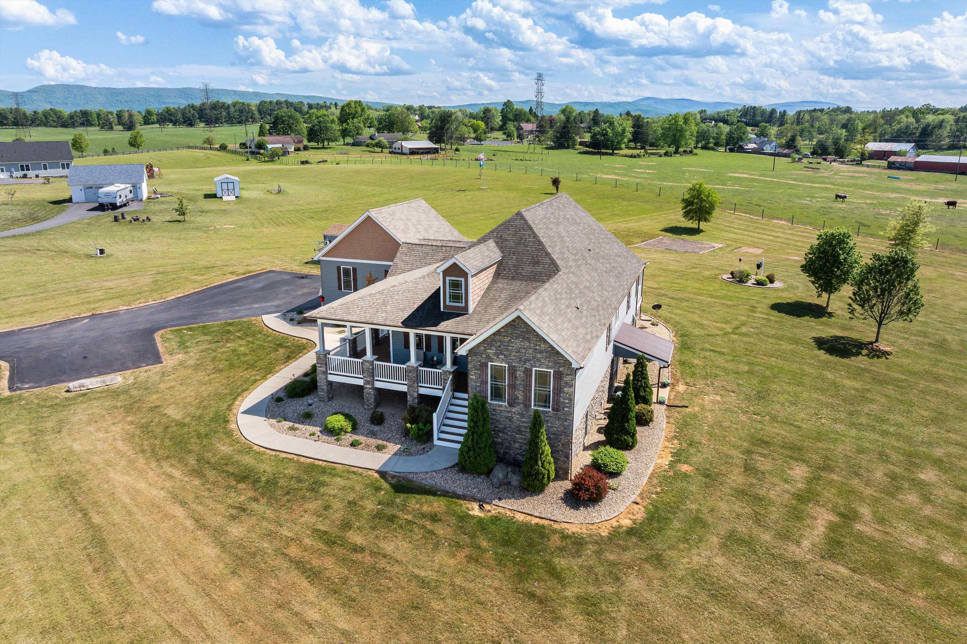 72 BENT CREEK RD, WAYNESBORO, Virginia 22980, 5 Bedrooms Bedrooms, ,3 BathroomsBathrooms,Residential,72 BENT CREEK RD,664090 MLS # 664090