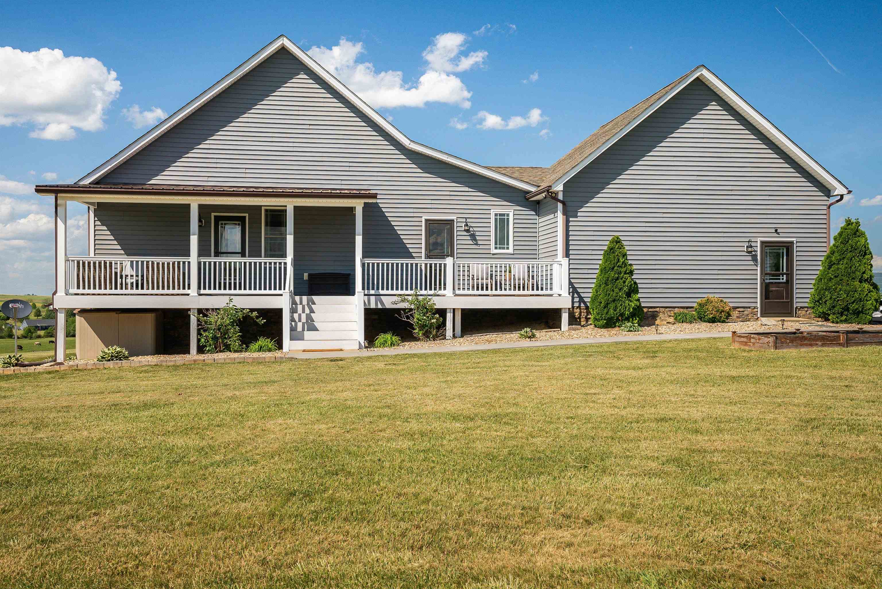 72 BENT CREEK RD, WAYNESBORO, Virginia 22980, 5 Bedrooms Bedrooms, ,3 BathroomsBathrooms,Residential,72 BENT CREEK RD,664090 MLS # 664090
