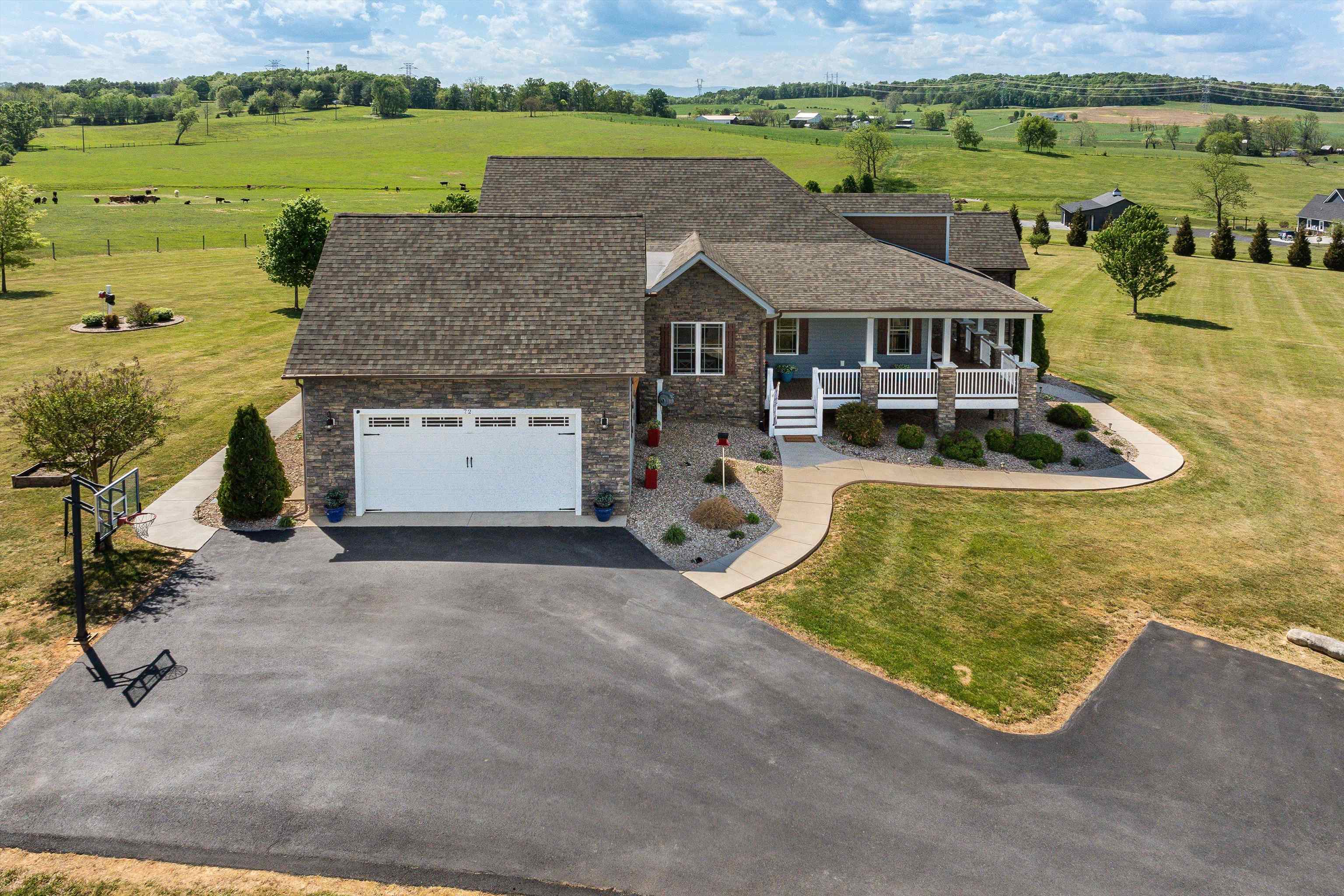 72 BENT CREEK RD, WAYNESBORO, Virginia 22980, 5 Bedrooms Bedrooms, ,3 BathroomsBathrooms,Residential,72 BENT CREEK RD,664090 MLS # 664090