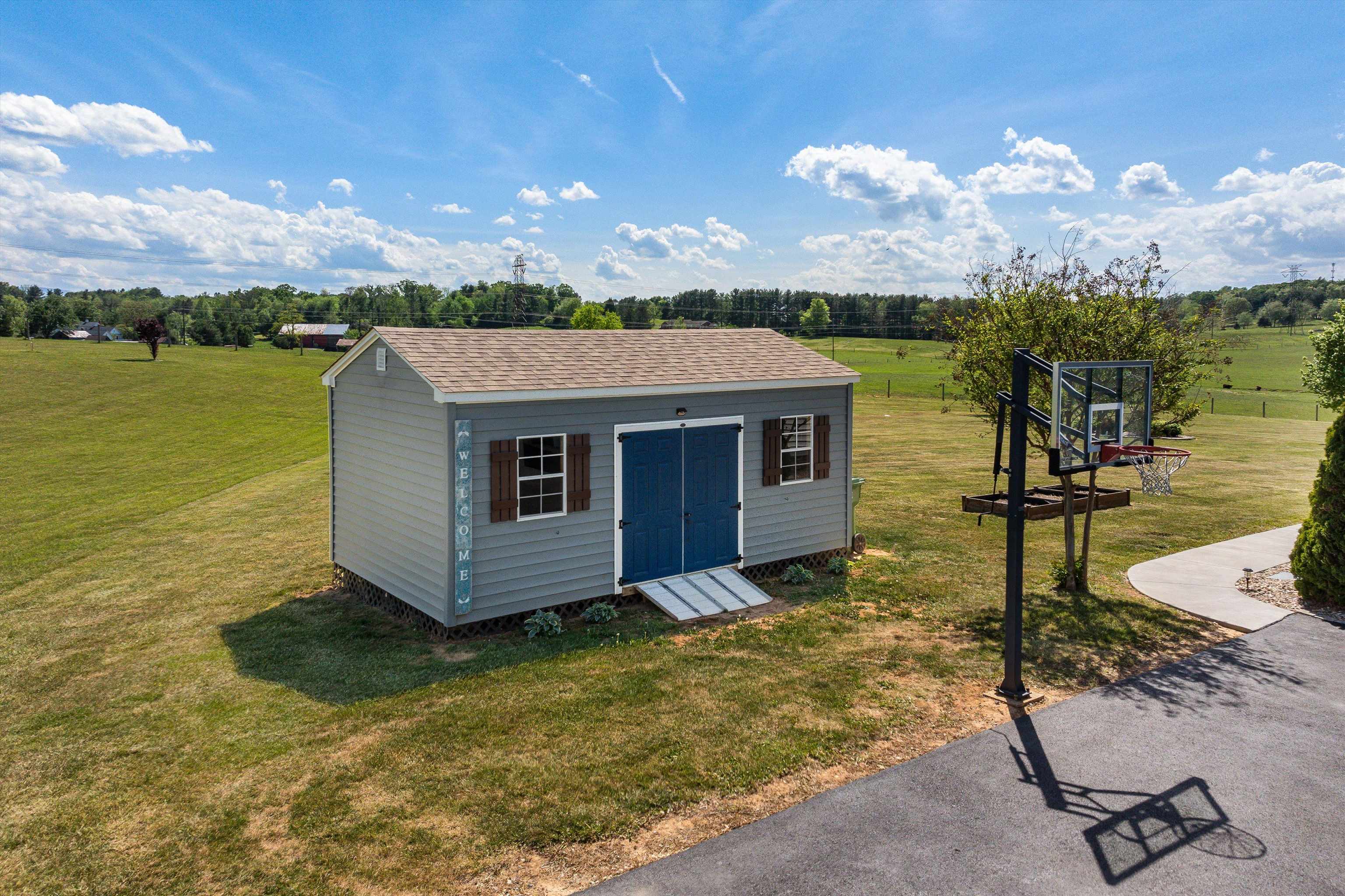 72 BENT CREEK RD, WAYNESBORO, Virginia 22980, 5 Bedrooms Bedrooms, ,3 BathroomsBathrooms,Residential,72 BENT CREEK RD,664090 MLS # 664090