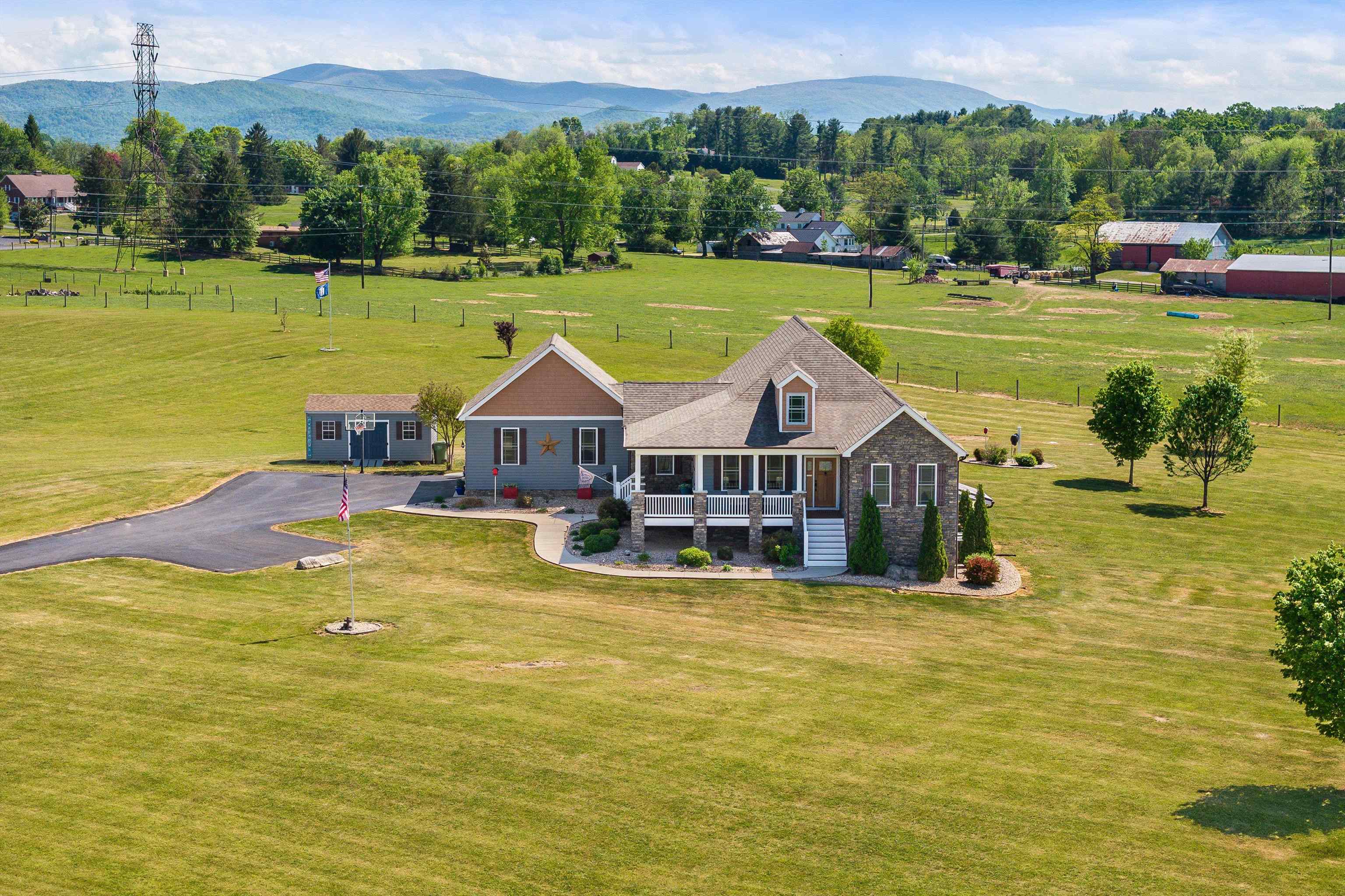 72 BENT CREEK RD, WAYNESBORO, Virginia 22980, 5 Bedrooms Bedrooms, ,3 BathroomsBathrooms,Residential,72 BENT CREEK RD,664090 MLS # 664090