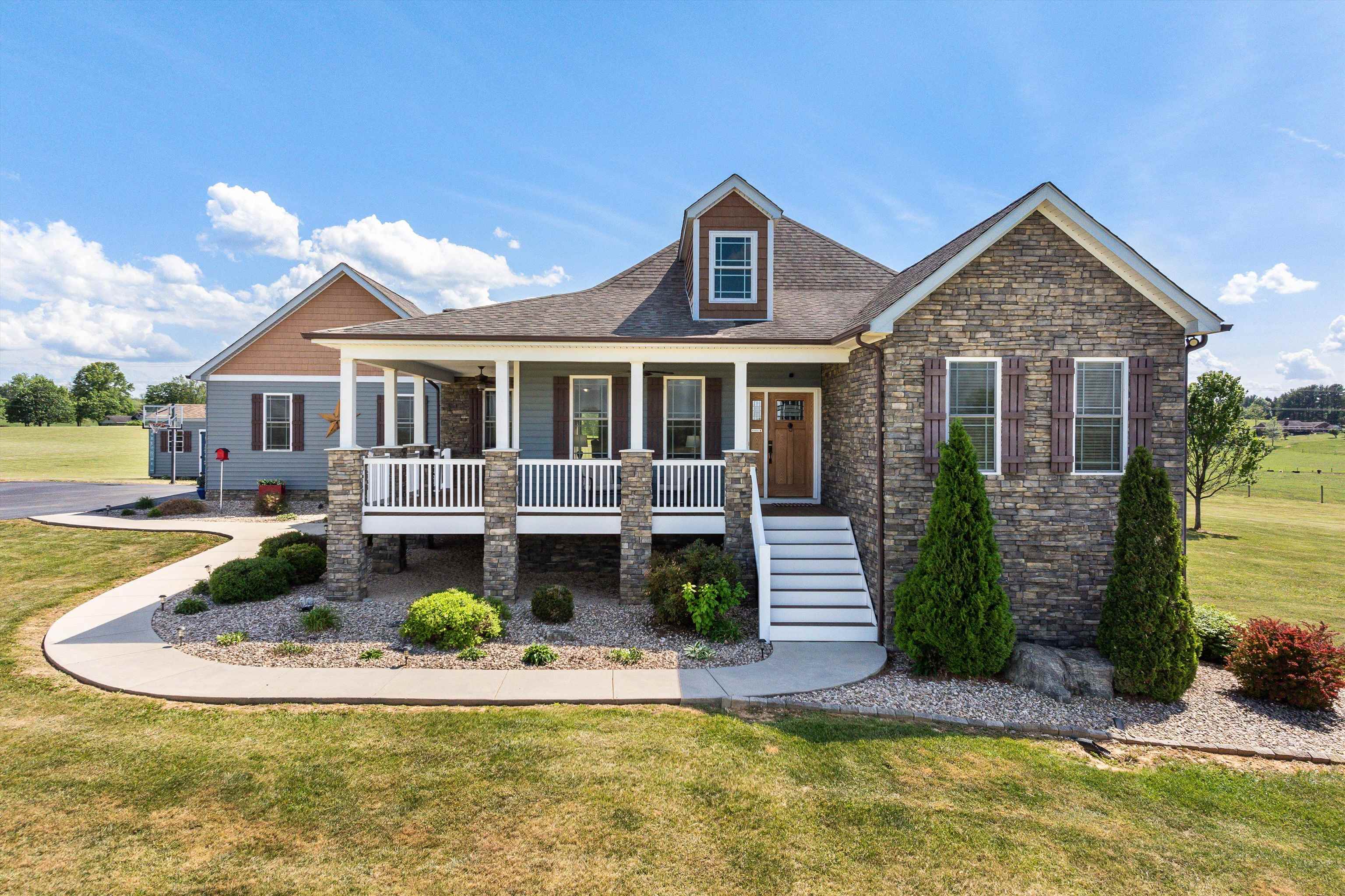 72 BENT CREEK RD, WAYNESBORO, Virginia 22980, 5 Bedrooms Bedrooms, ,3 BathroomsBathrooms,Residential,72 BENT CREEK RD,664090 MLS # 664090
