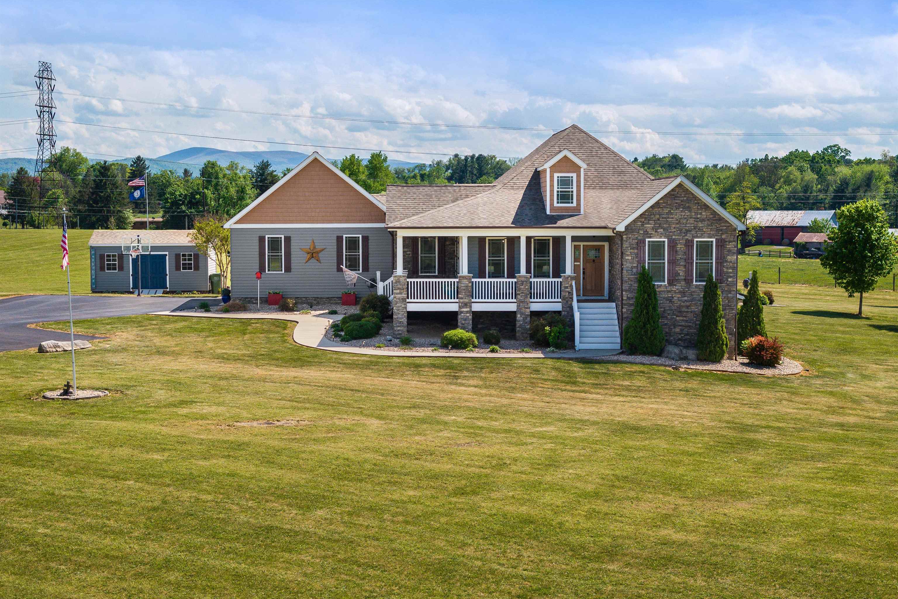 72 BENT CREEK RD, WAYNESBORO, Virginia 22980, 5 Bedrooms Bedrooms, ,3 BathroomsBathrooms,Residential,72 BENT CREEK RD,664090 MLS # 664090