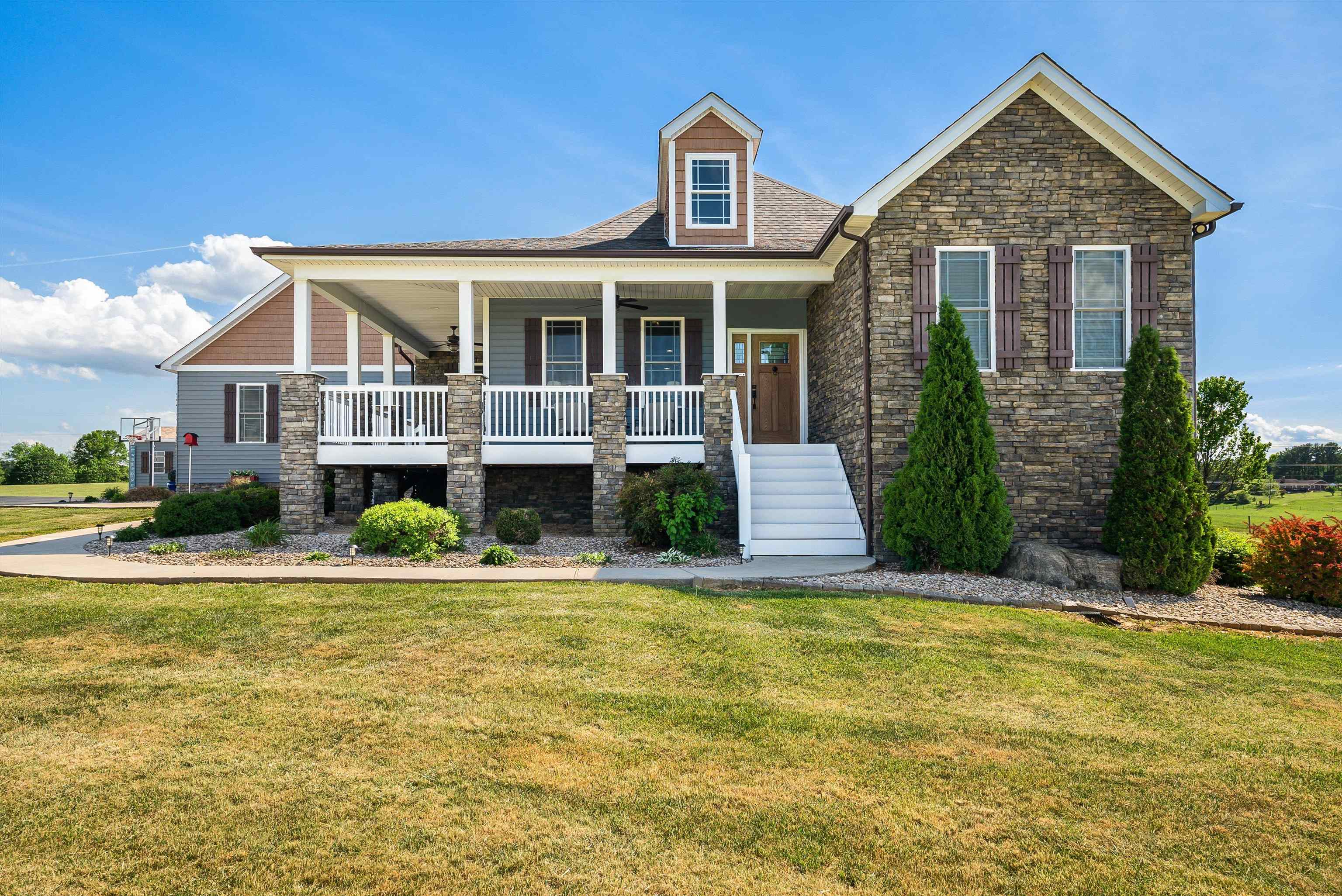 72 BENT CREEK RD, WAYNESBORO, Virginia 22980, 5 Bedrooms Bedrooms, ,3 BathroomsBathrooms,Residential,72 BENT CREEK RD,664090 MLS # 664090