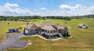 72 BENT CREEK RD, WAYNESBORO, Virginia 22980, 5 Bedrooms Bedrooms, ,3 BathroomsBathrooms,Residential,72 BENT CREEK RD,664090 MLS # 664090