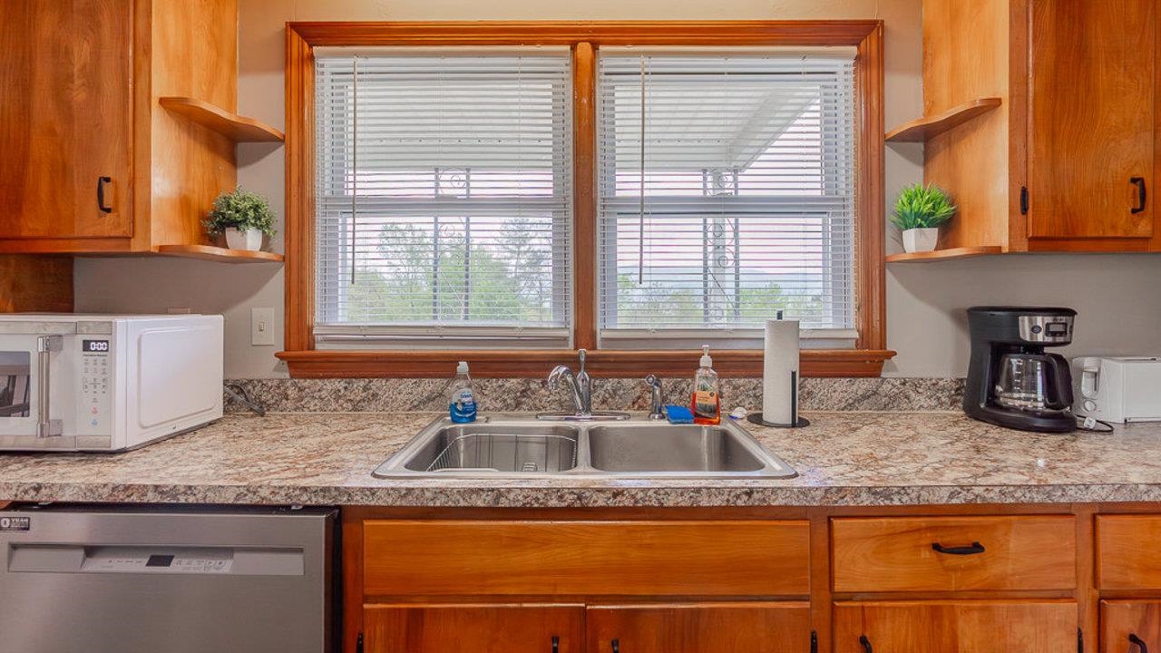 909 MILL CREEK RD, LURAY, Virginia 22835, 3 Bedrooms Bedrooms, ,2 BathroomsBathrooms,Residential,909 MILL CREEK RD,664098 MLS # 664098