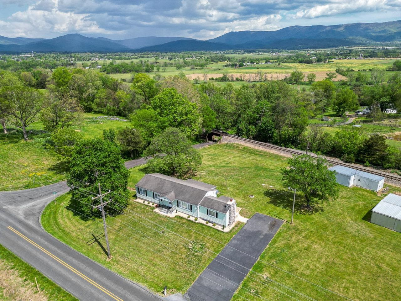 909 MILL CREEK RD, LURAY, Virginia 22835, 3 Bedrooms Bedrooms, ,2 BathroomsBathrooms,Residential,909 MILL CREEK RD,664098 MLS # 664098