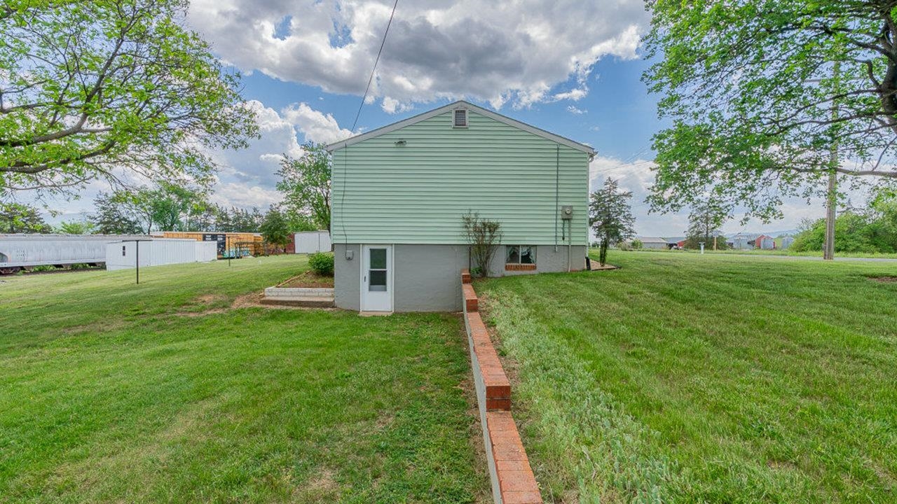 909 MILL CREEK RD, LURAY, Virginia 22835, 3 Bedrooms Bedrooms, ,2 BathroomsBathrooms,Residential,909 MILL CREEK RD,664098 MLS # 664098