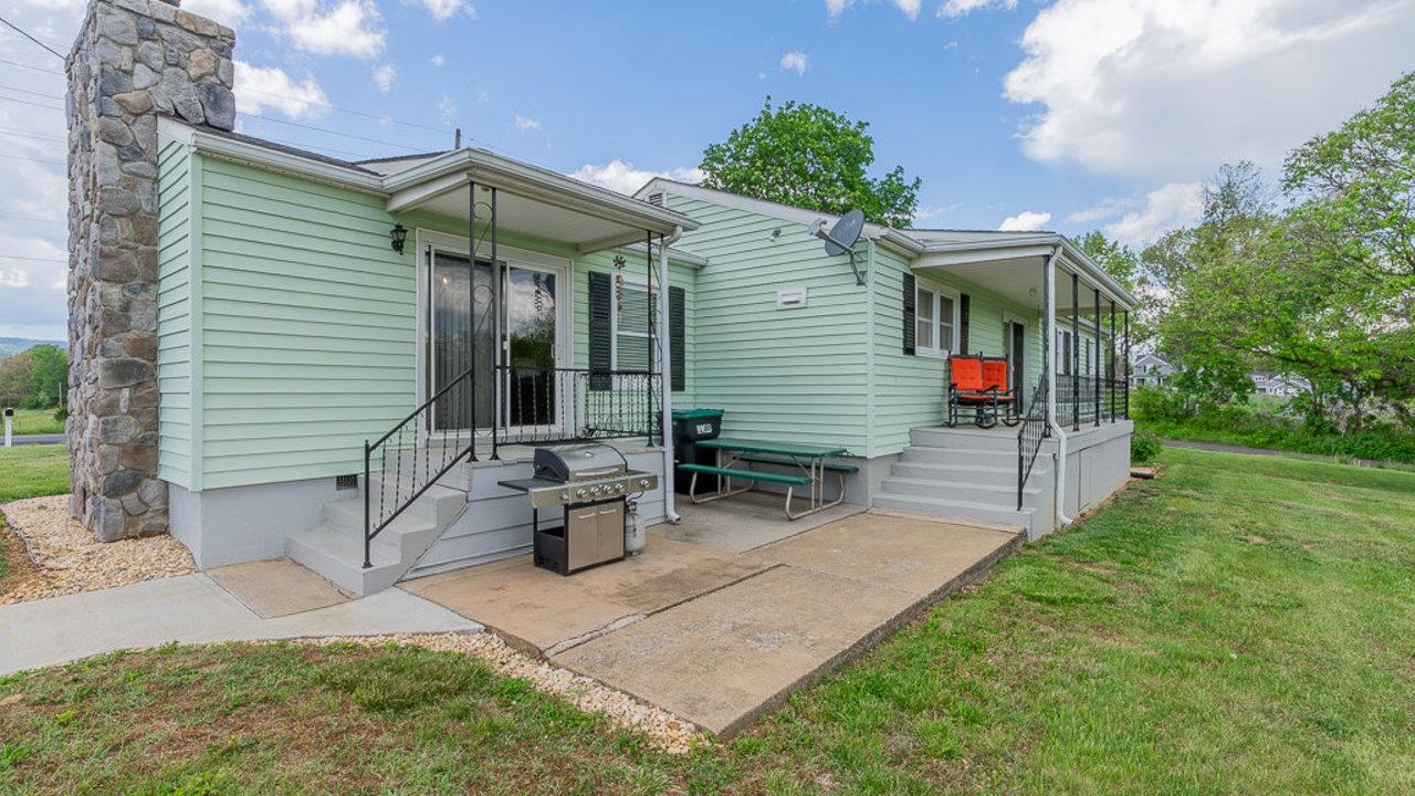 909 MILL CREEK RD, LURAY, Virginia 22835, 3 Bedrooms Bedrooms, ,2 BathroomsBathrooms,Residential,909 MILL CREEK RD,664098 MLS # 664098