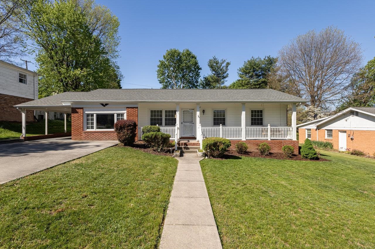 431 WEST AVE, HARRISONBURG, Virginia 22801, 3 Bedrooms Bedrooms, ,2 BathroomsBathrooms,Residential,431 WEST AVE,664100 MLS # 664100