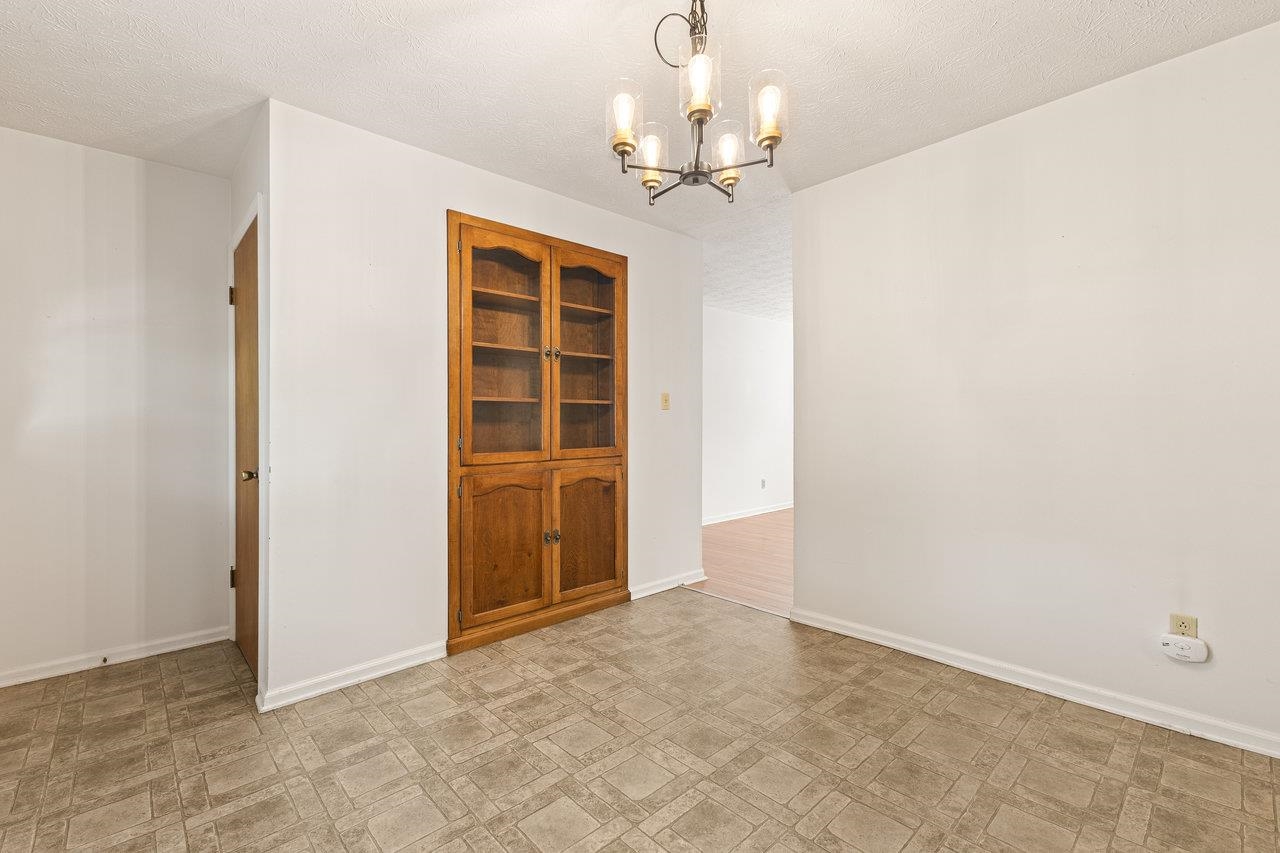431 WEST AVE, HARRISONBURG, Virginia 22801, 3 Bedrooms Bedrooms, ,2 BathroomsBathrooms,Residential,431 WEST AVE,664100 MLS # 664100