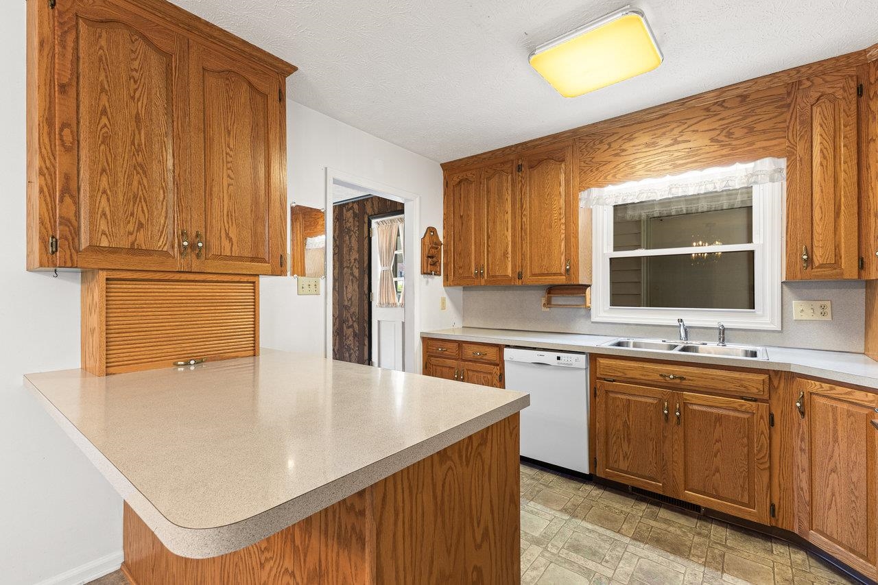 431 WEST AVE, HARRISONBURG, Virginia 22801, 3 Bedrooms Bedrooms, ,2 BathroomsBathrooms,Residential,431 WEST AVE,664100 MLS # 664100