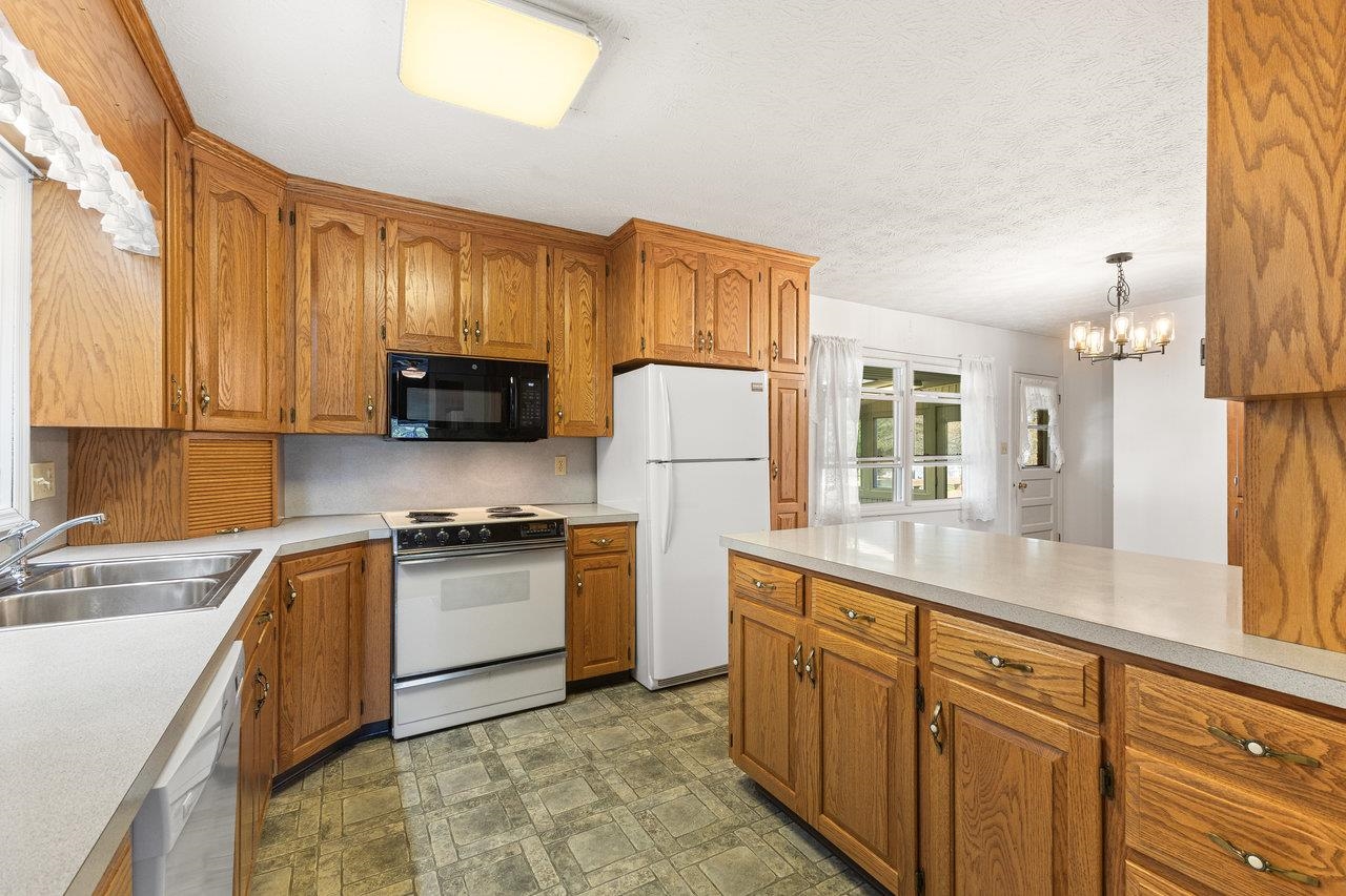 431 WEST AVE, HARRISONBURG, Virginia 22801, 3 Bedrooms Bedrooms, ,2 BathroomsBathrooms,Residential,431 WEST AVE,664100 MLS # 664100