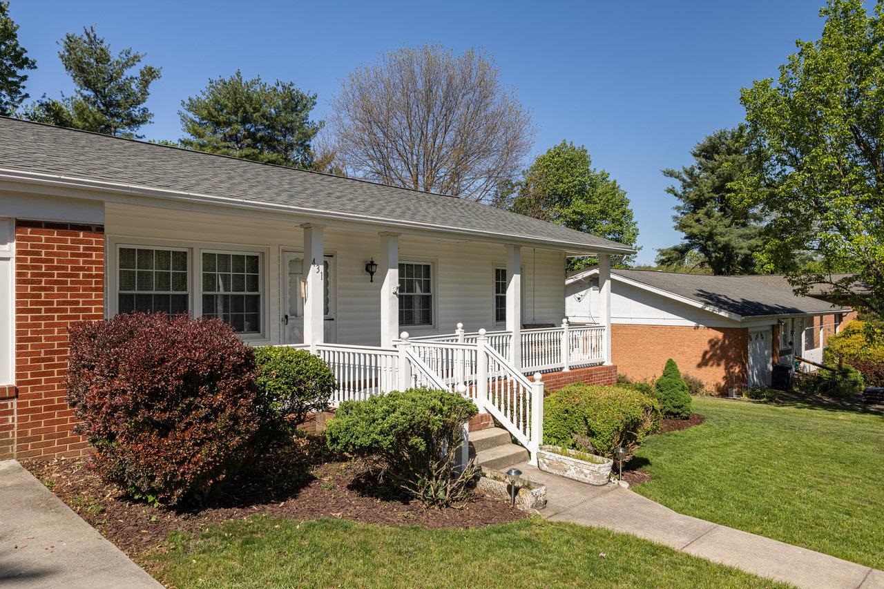 431 WEST AVE, HARRISONBURG, Virginia 22801, 3 Bedrooms Bedrooms, ,2 BathroomsBathrooms,Residential,431 WEST AVE,664100 MLS # 664100